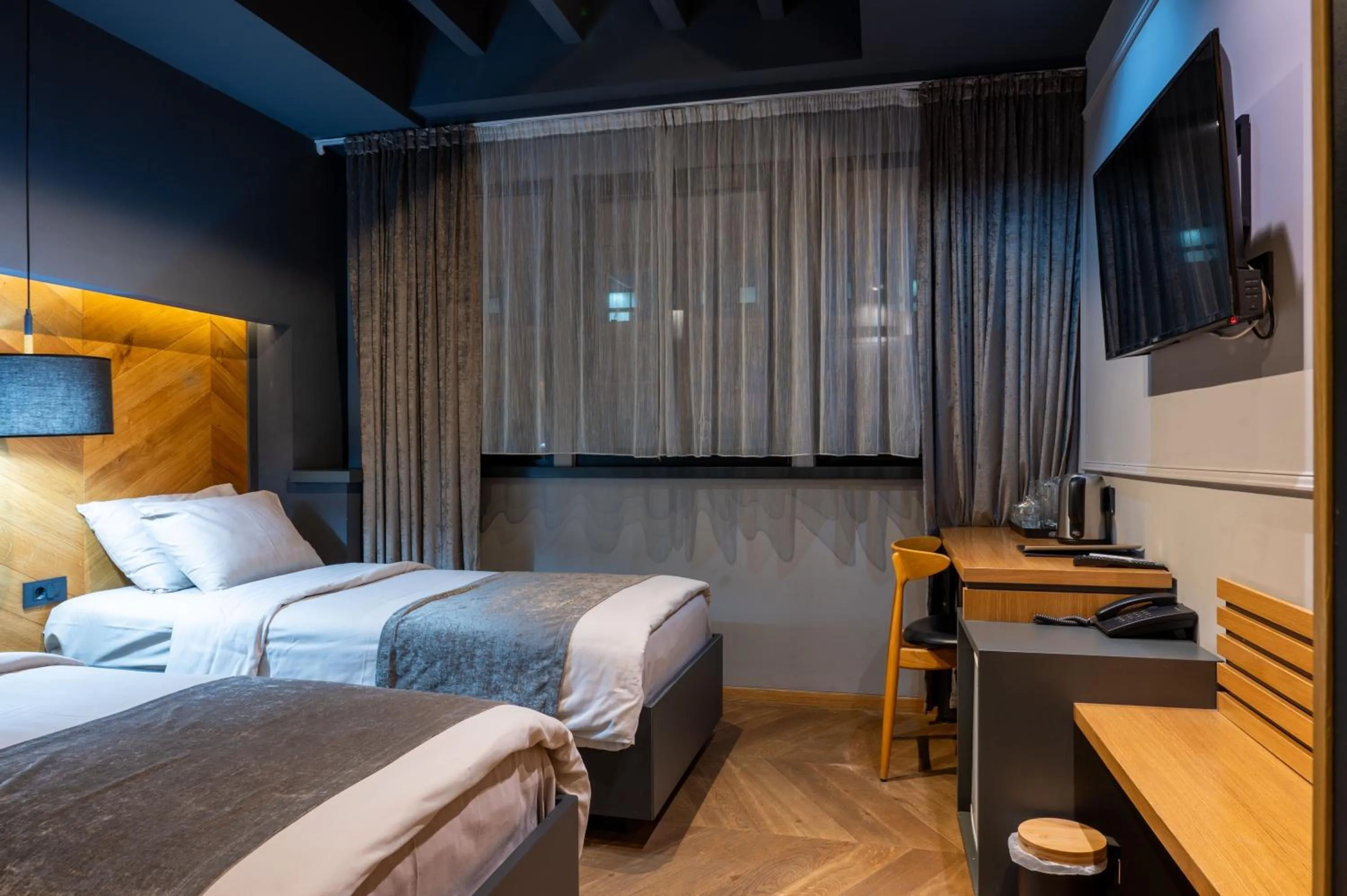 Bed in Hotel London B&B