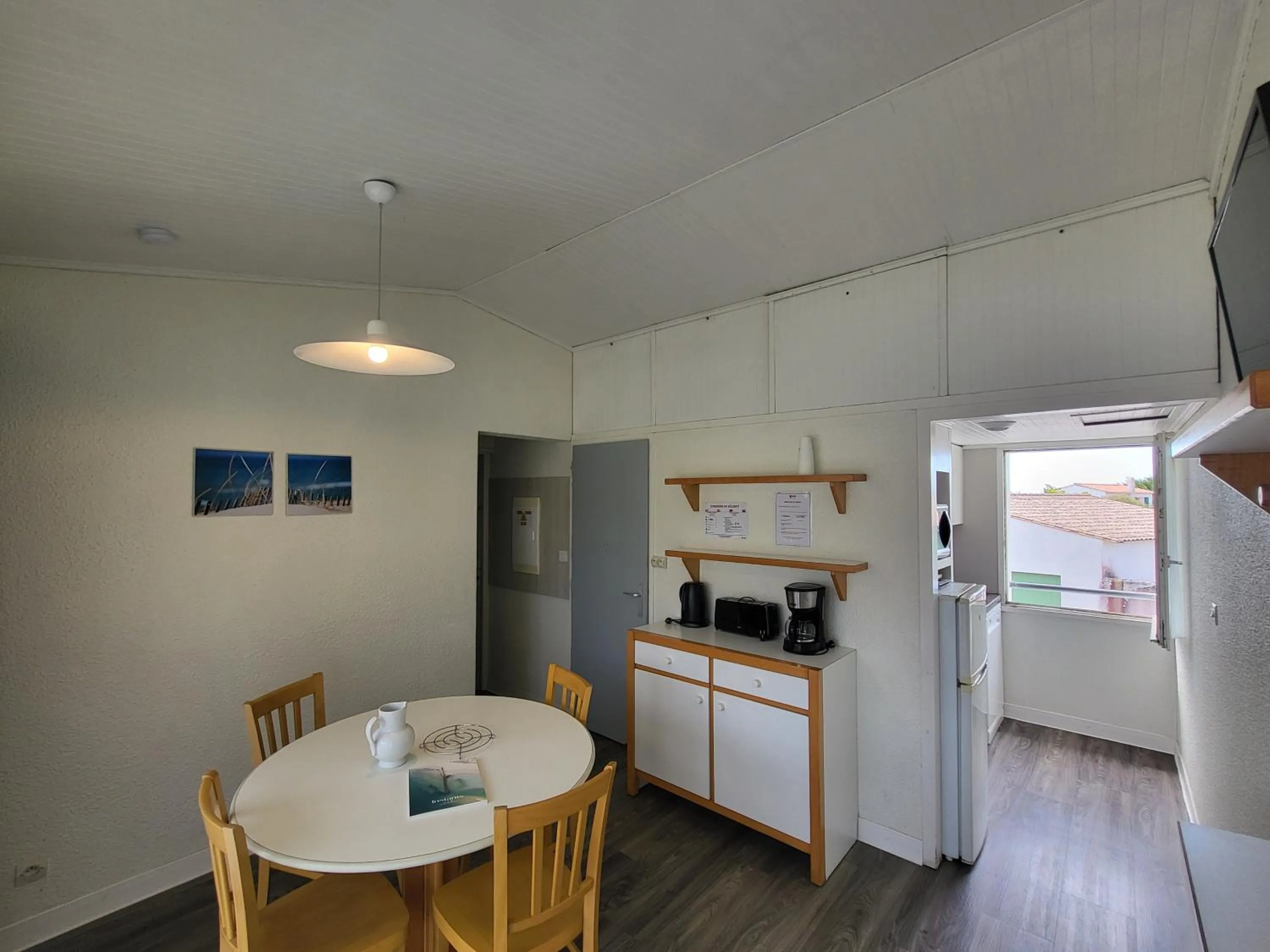 Dining area in VVF Résidence Île de Ré Ars-en-Ré