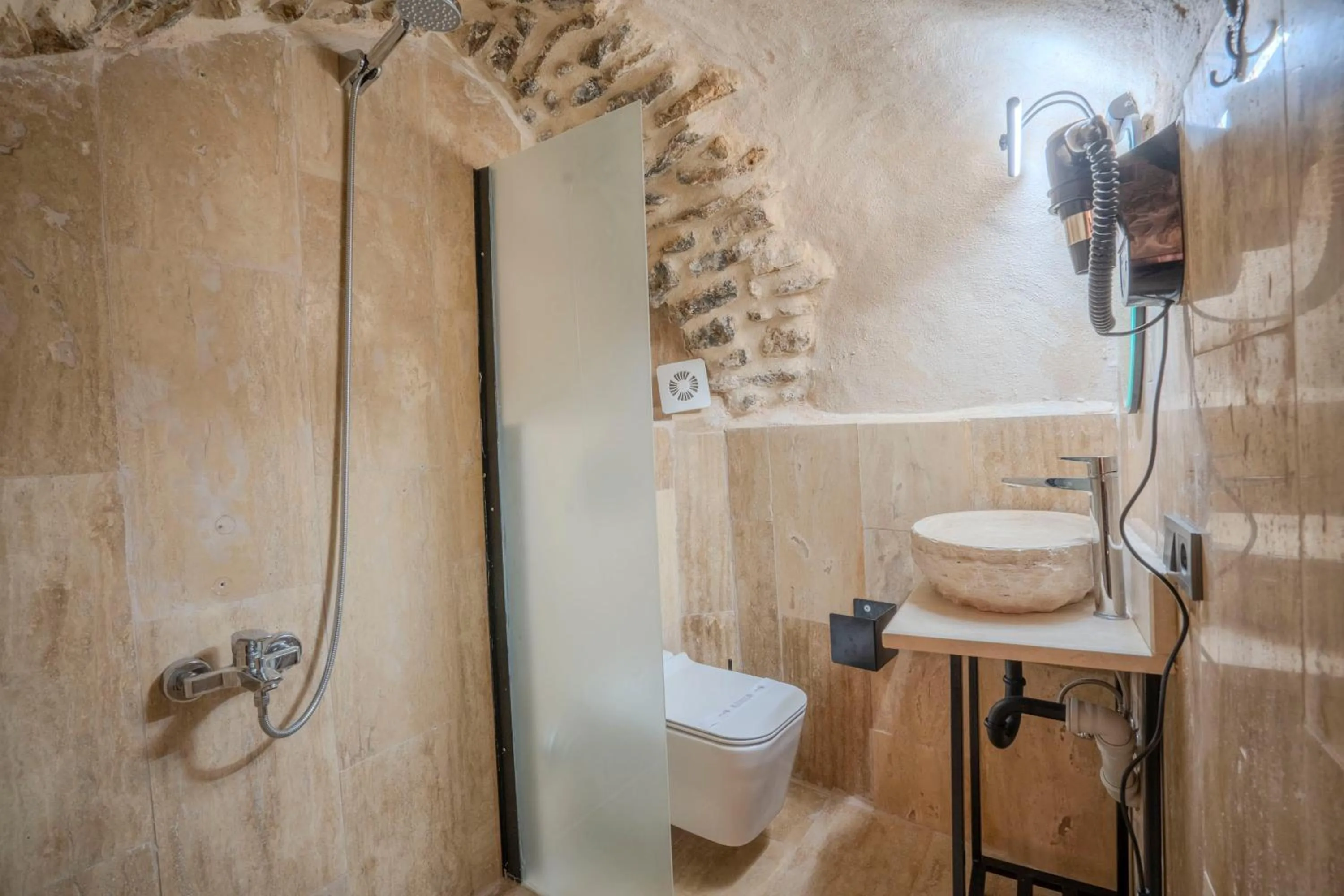 Shower in Maran House Mardin