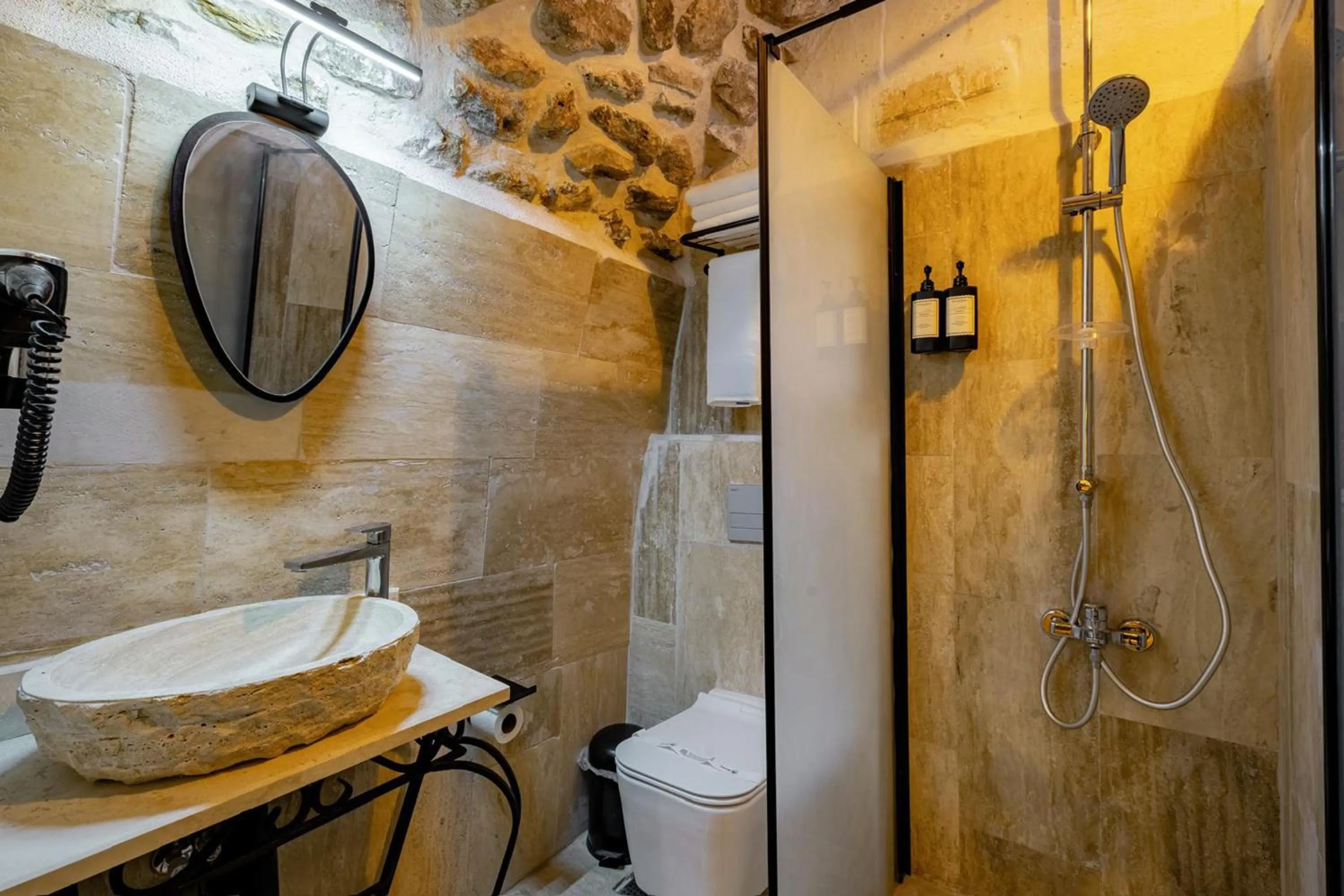 Shower in Maran House Mardin