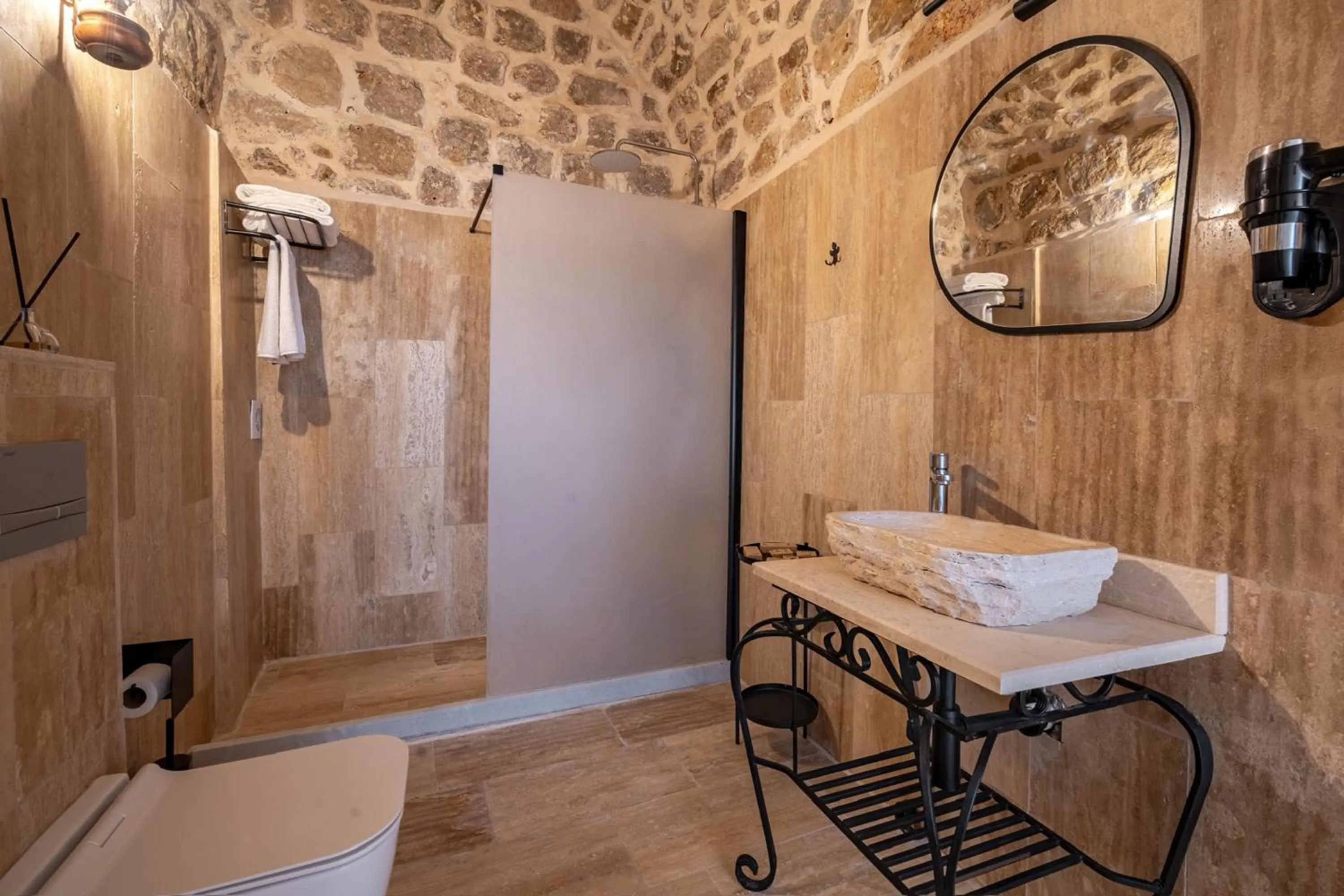 Shower in Maran House Mardin