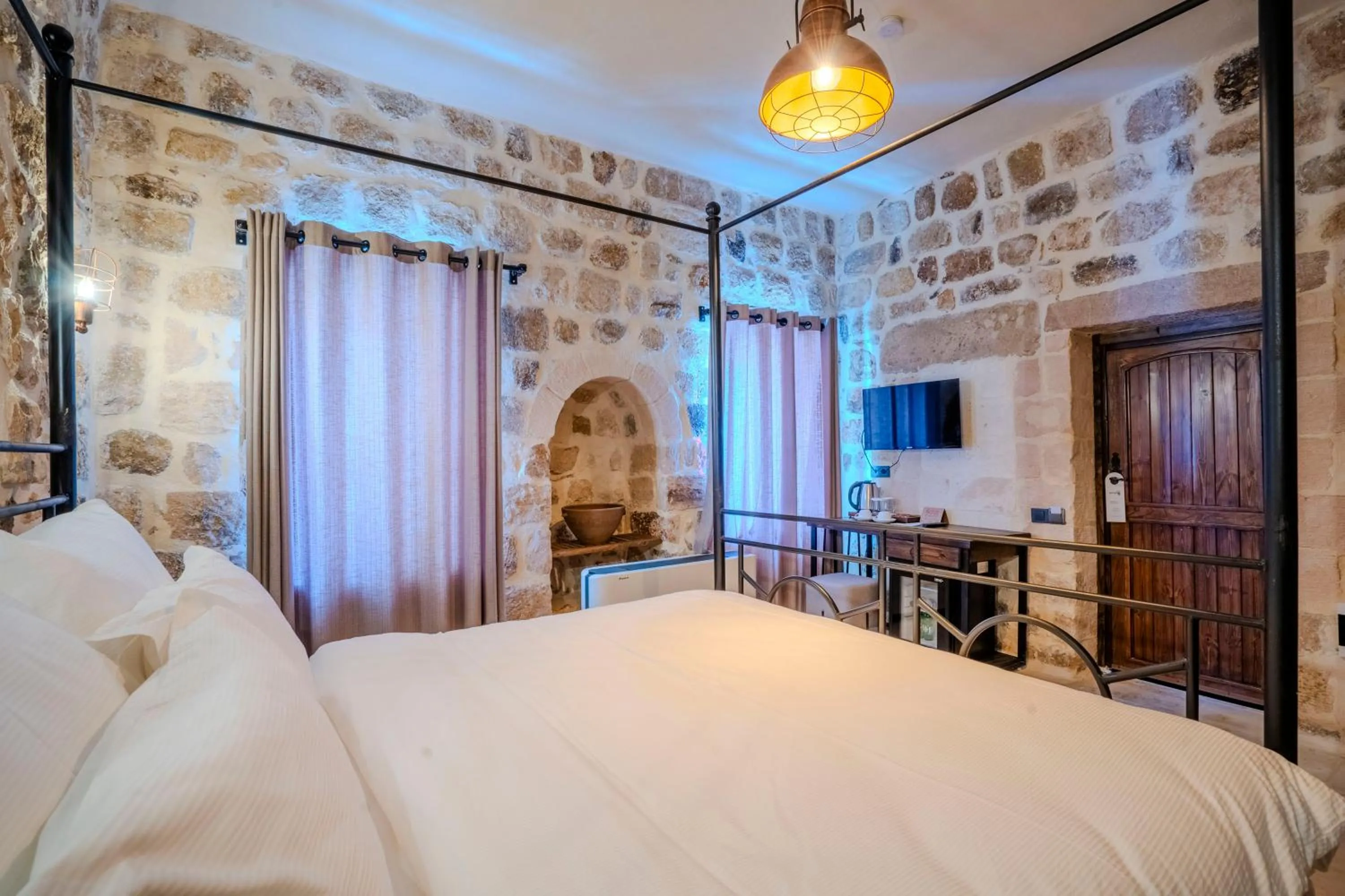 Bed in Maran House Mardin