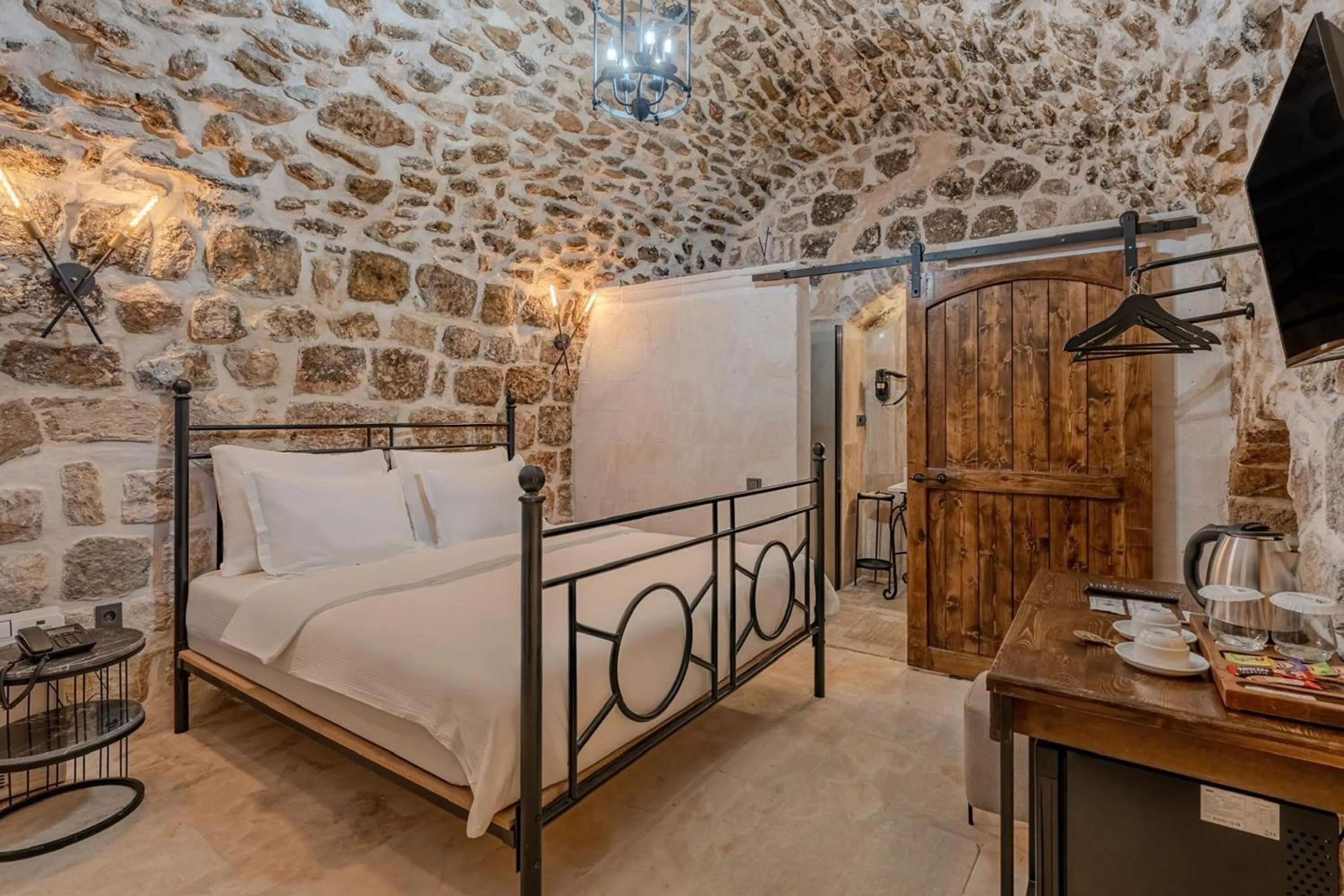 Bed in Maran House Mardin