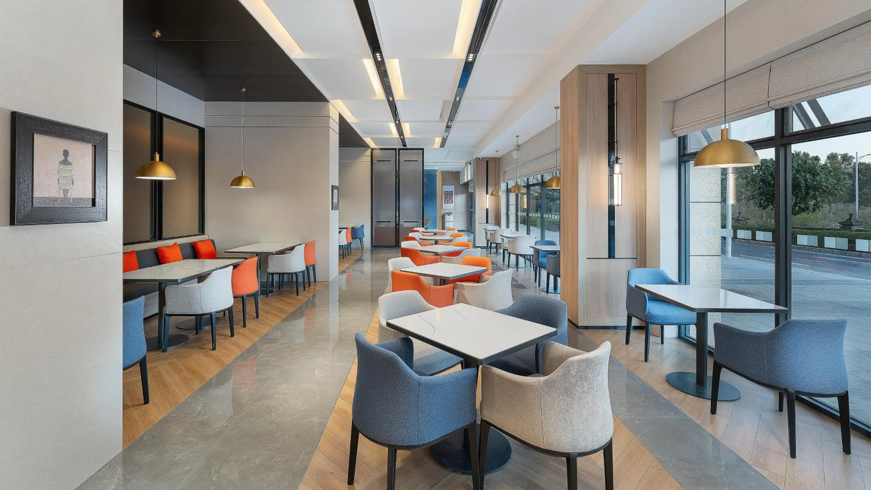 Restaurant/places to eat in Holiday Inn Express Guangzhou University Town