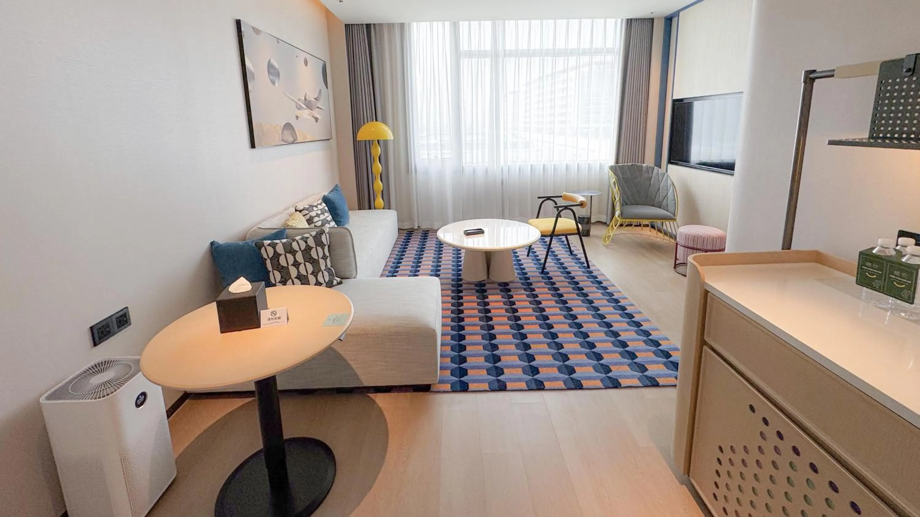 Bedroom in Holiday Inn Shanghai Pudong Airport, an IHG Hotel