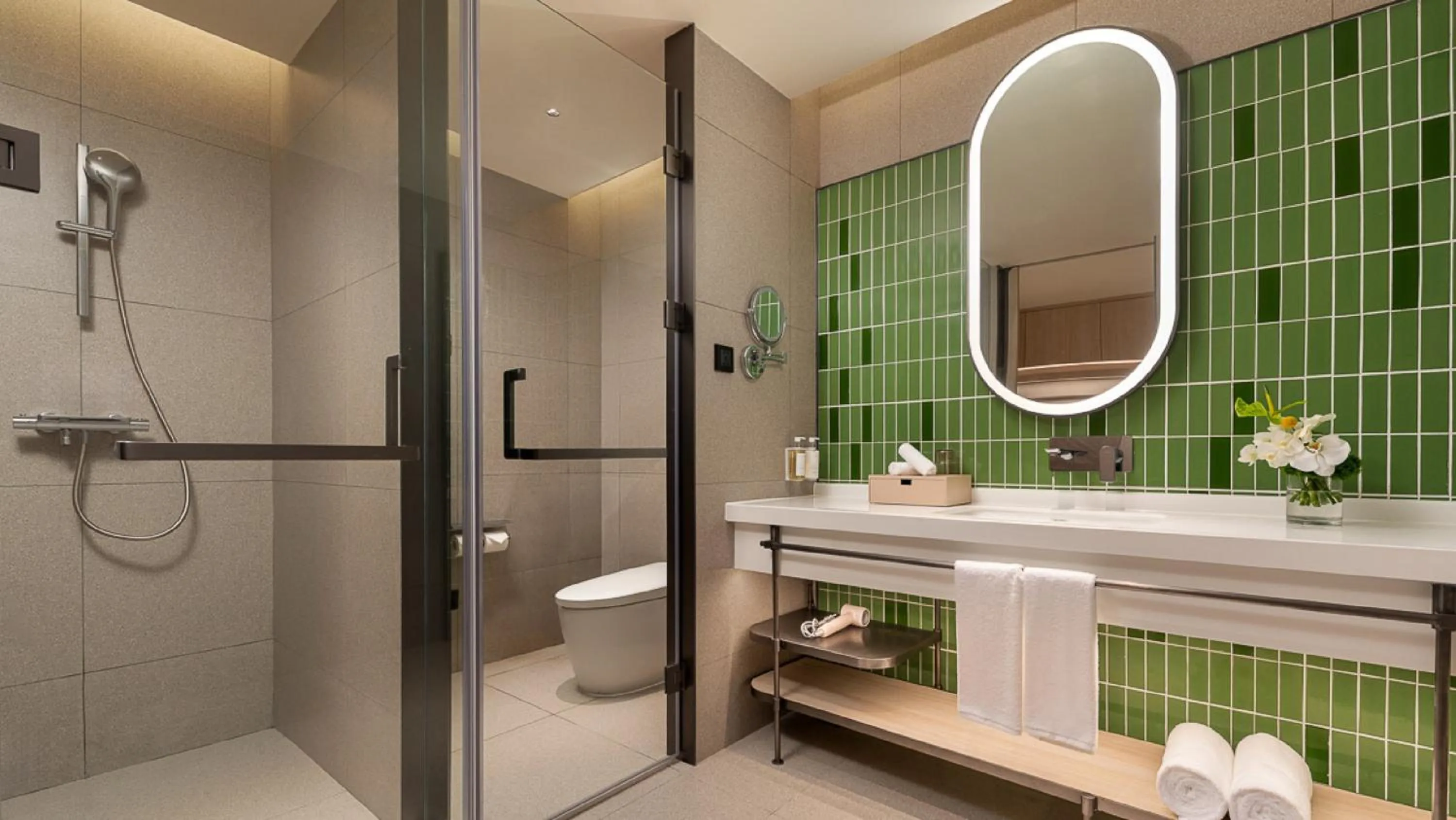 Photo of the whole room in Holiday Inn Shanghai Pudong Airport, an IHG Hotel