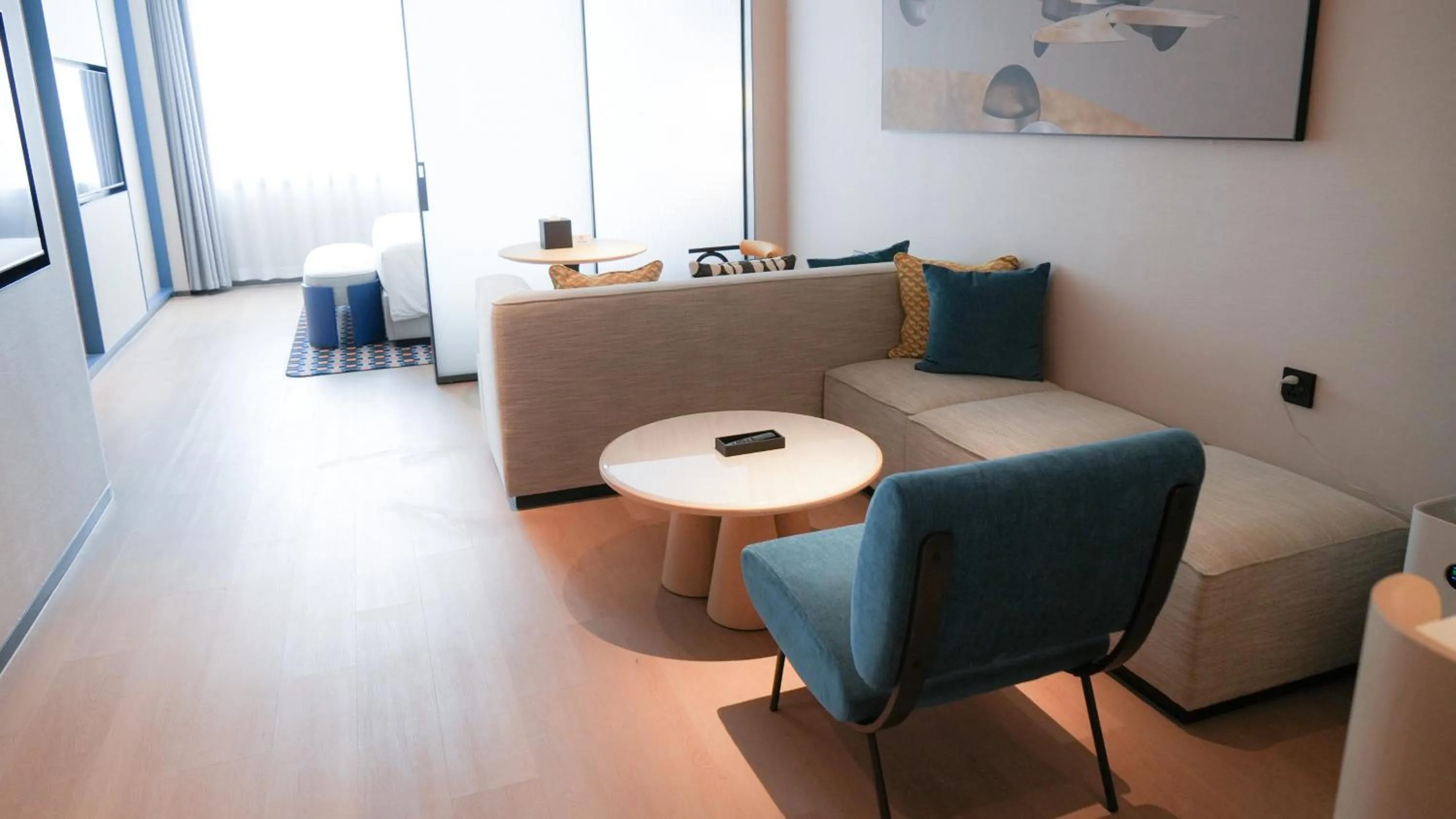 Bedroom in Holiday Inn Shanghai Pudong Airport, an IHG Hotel