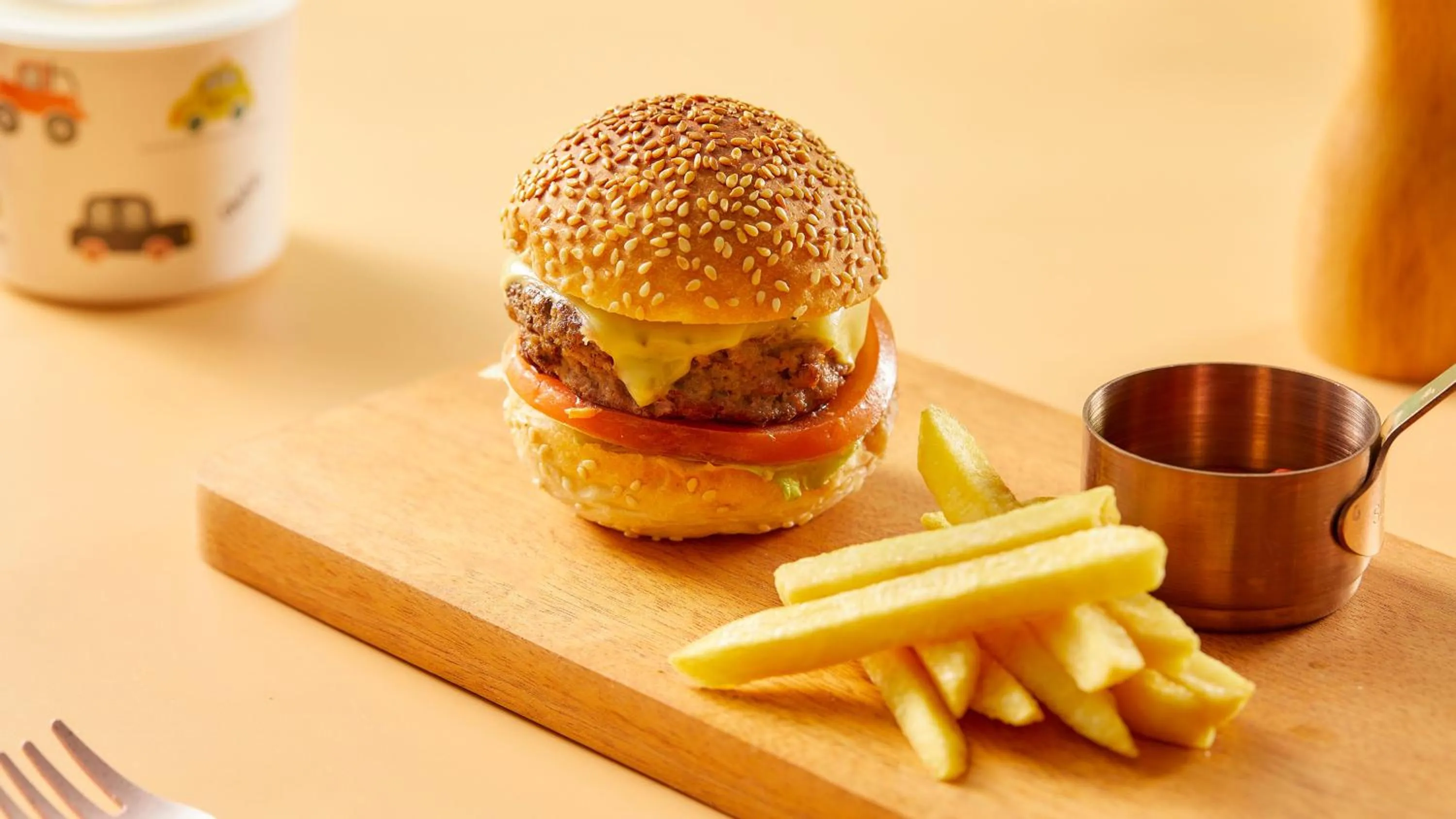 Photo of the whole room in Holiday Inn Shanghai Pudong Airport, an IHG Hotel