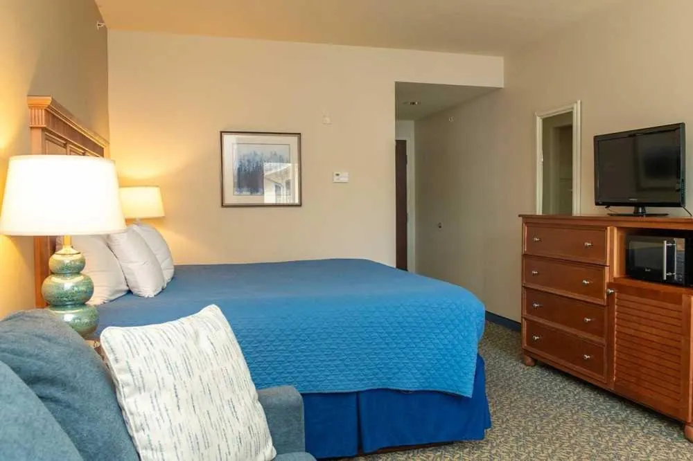 King Room in Port of Kimberling Resort & Campground