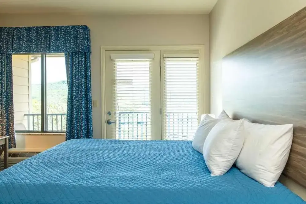 King Room with Lake View in Port of Kimberling Resort & Campground King Room with Lake View in Port of Kimberling Resort & Campground