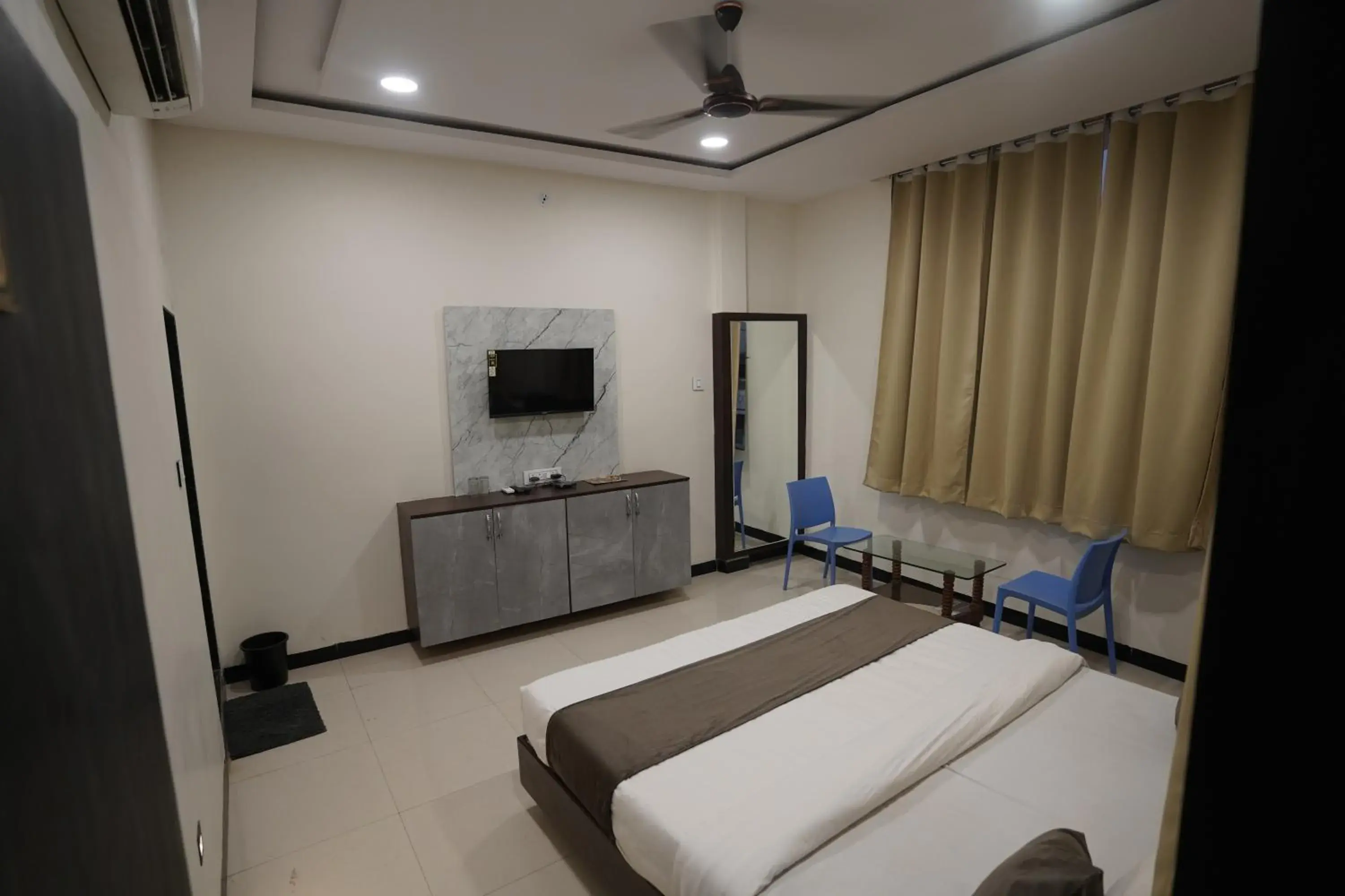 Bed in Hotel Dev Kripa Bed in Hotel Dev Kripa