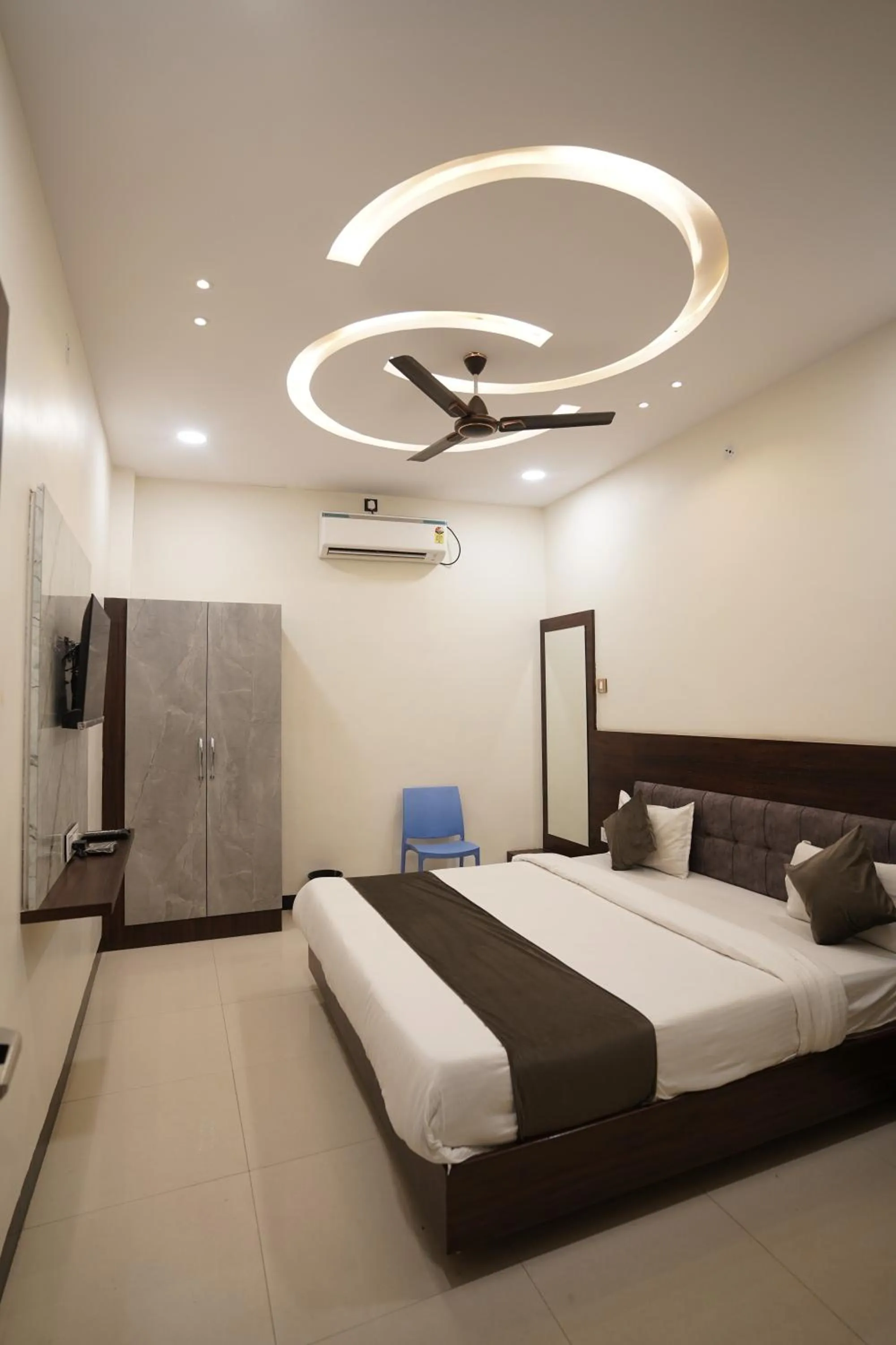 Bed in Hotel Dev Kripa