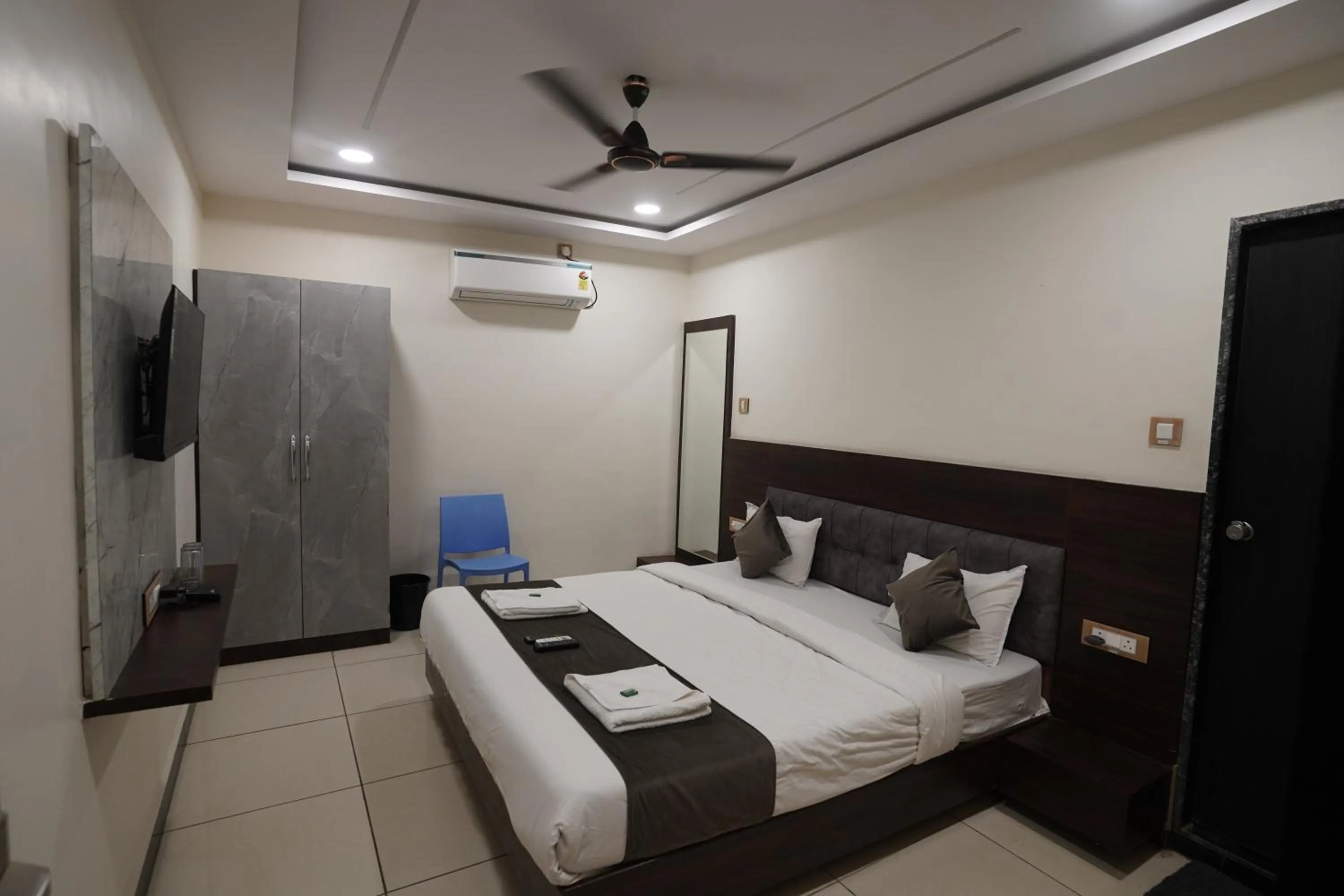 Bed in Hotel Dev Kripa