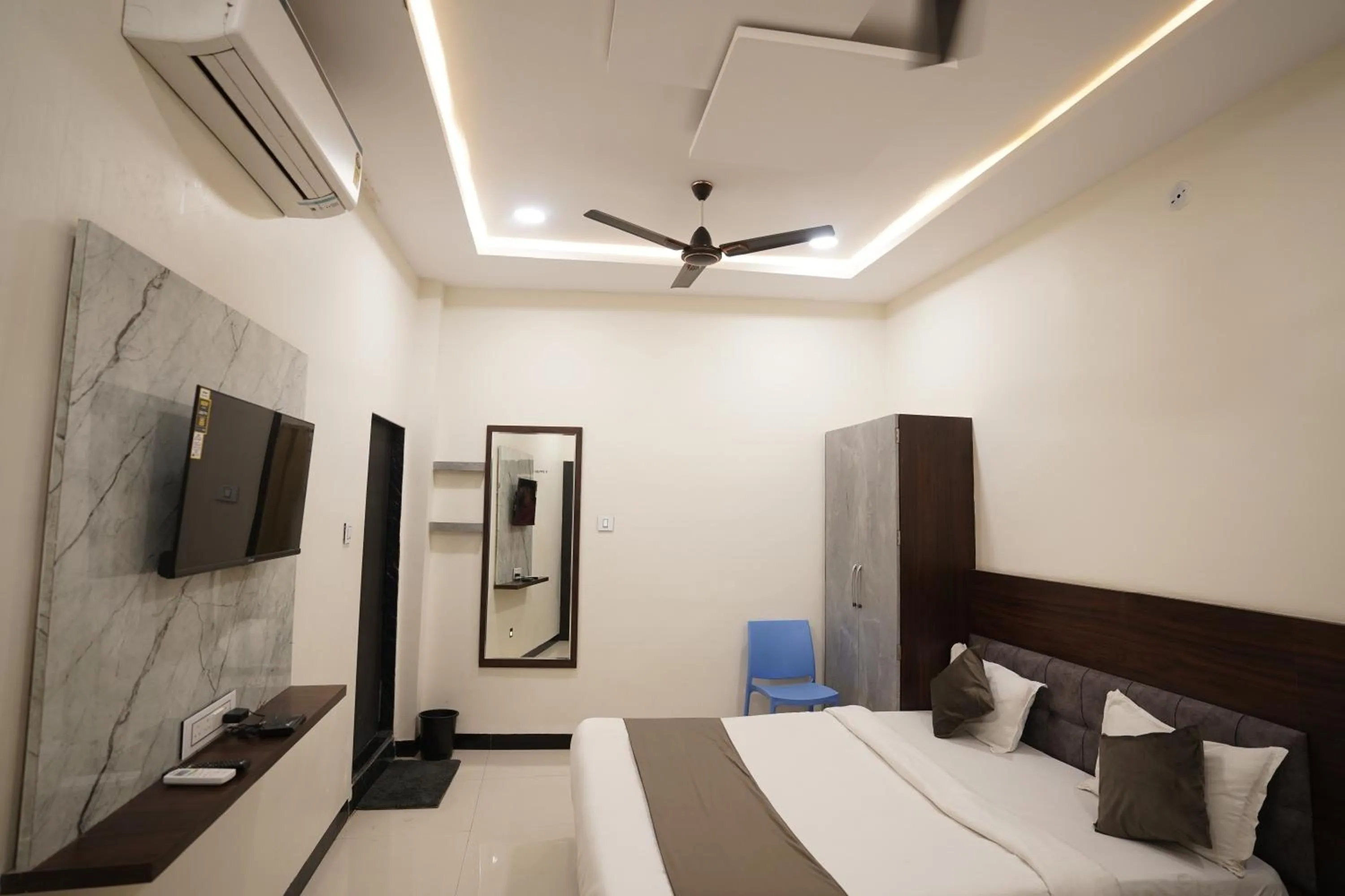 Bed in Hotel Dev Kripa