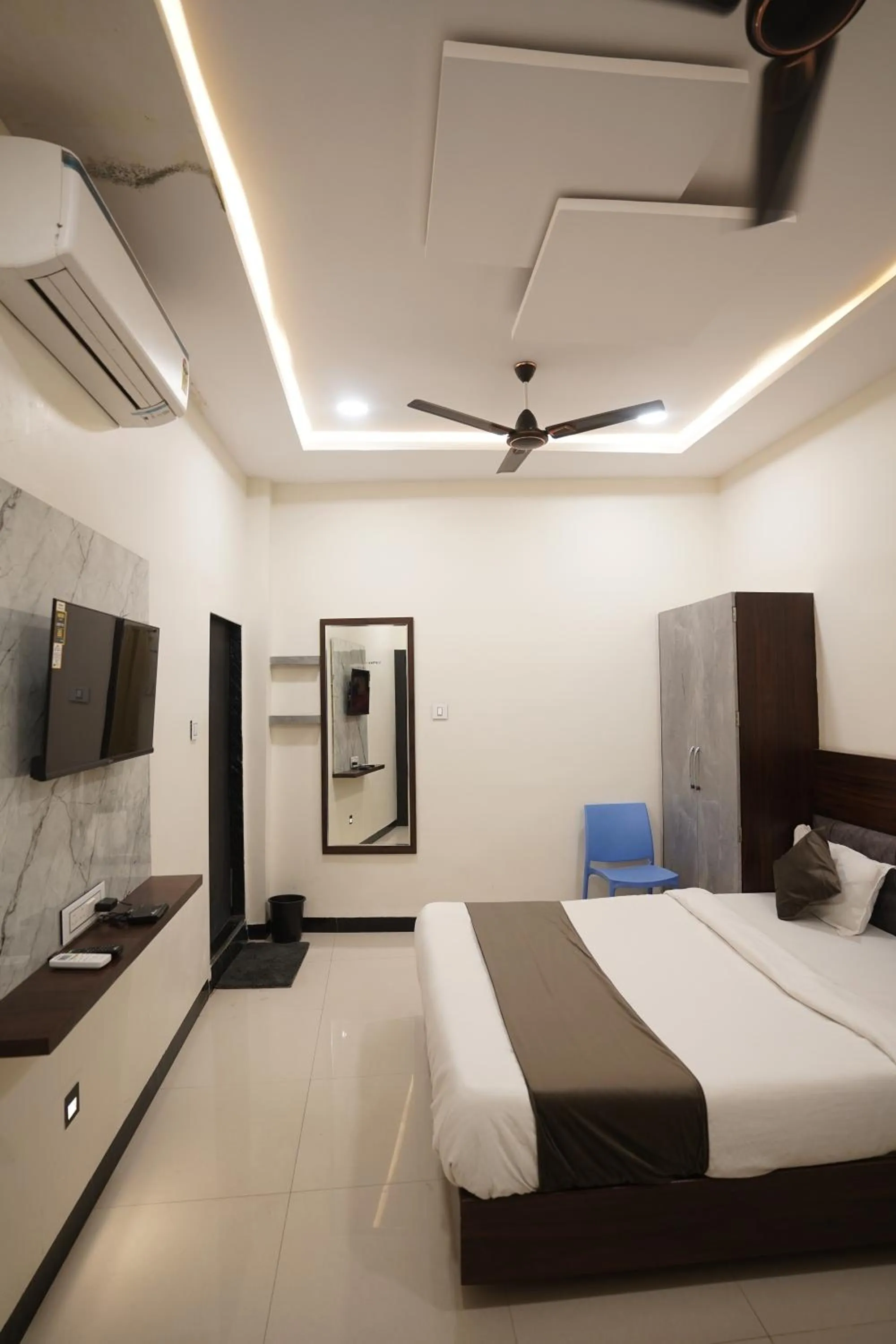 Bed in Hotel Dev Kripa