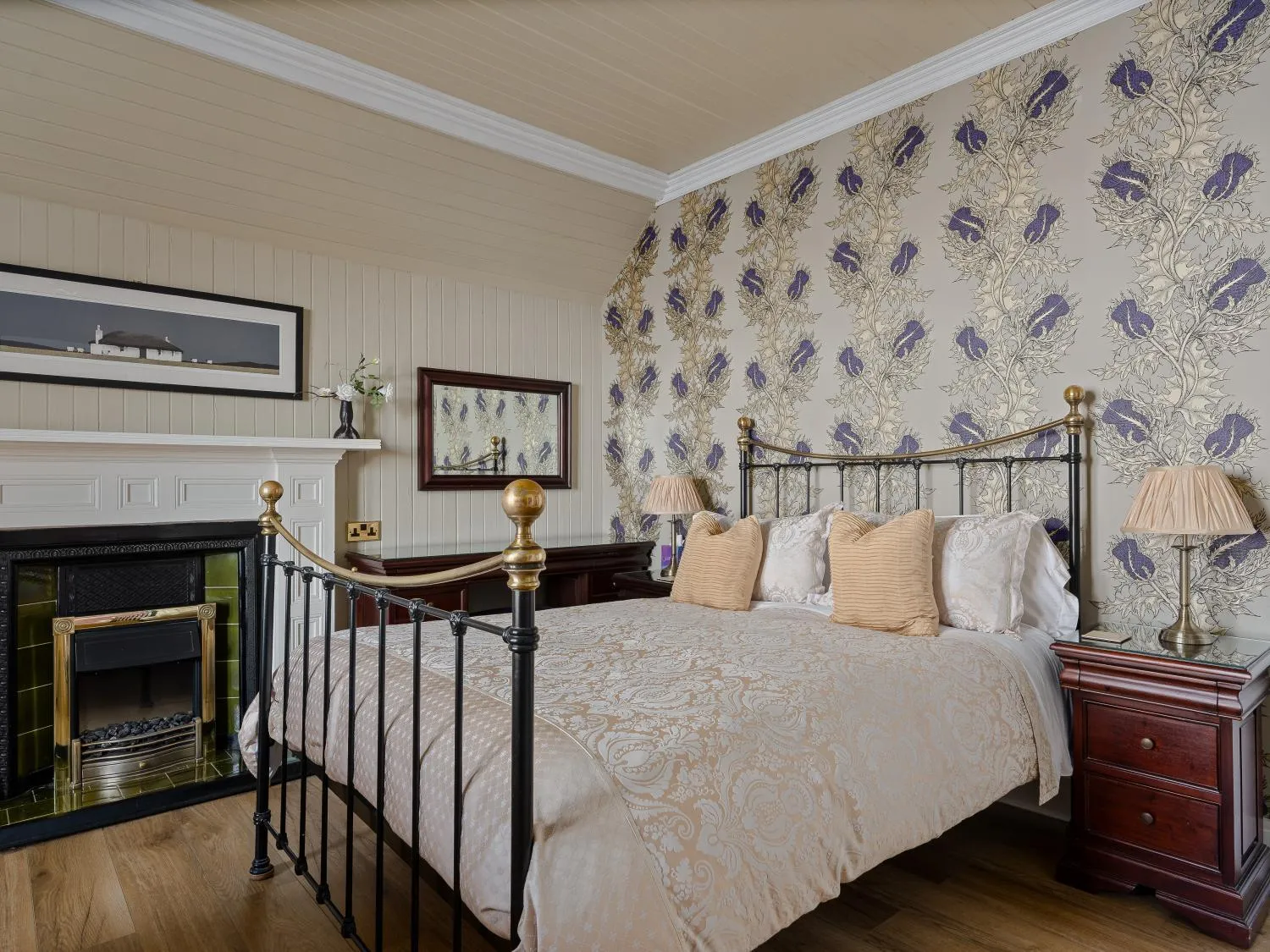 Bedroom, Bed in Ards House