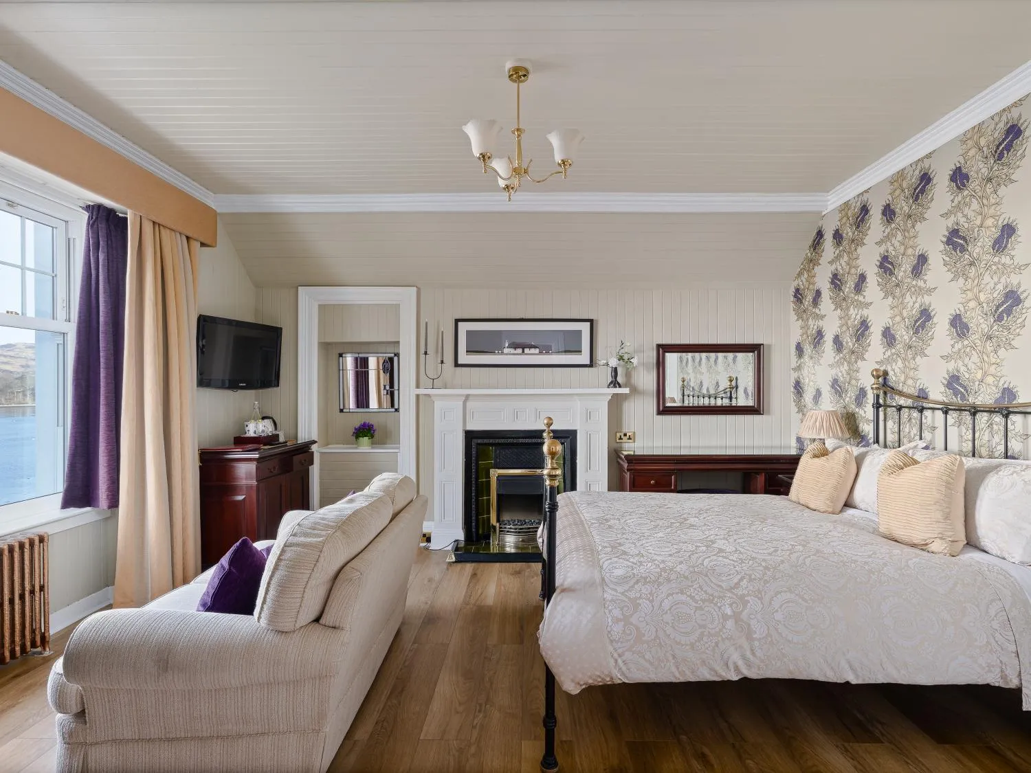 Bedroom, Bed in Ards House