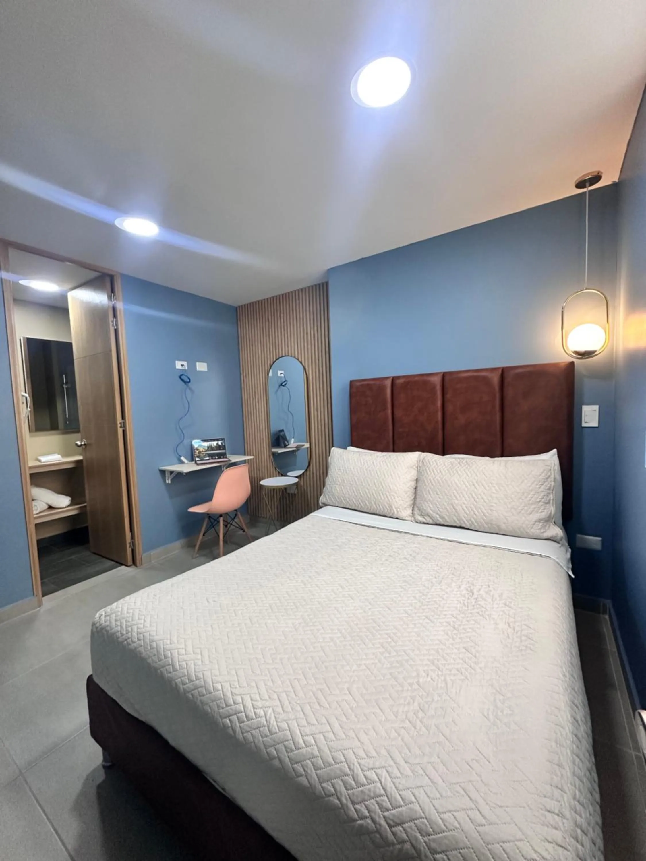 Double Room with Private Bathroom - single occupancy in Amaranto Suites