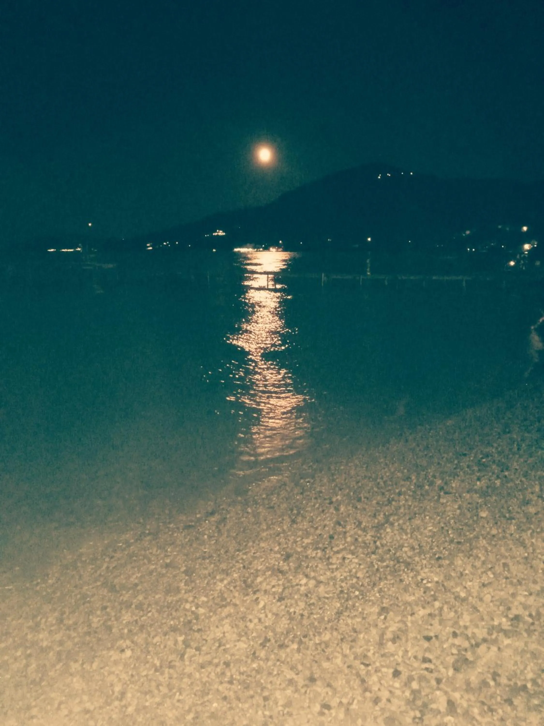 Night in Georgina Apartments