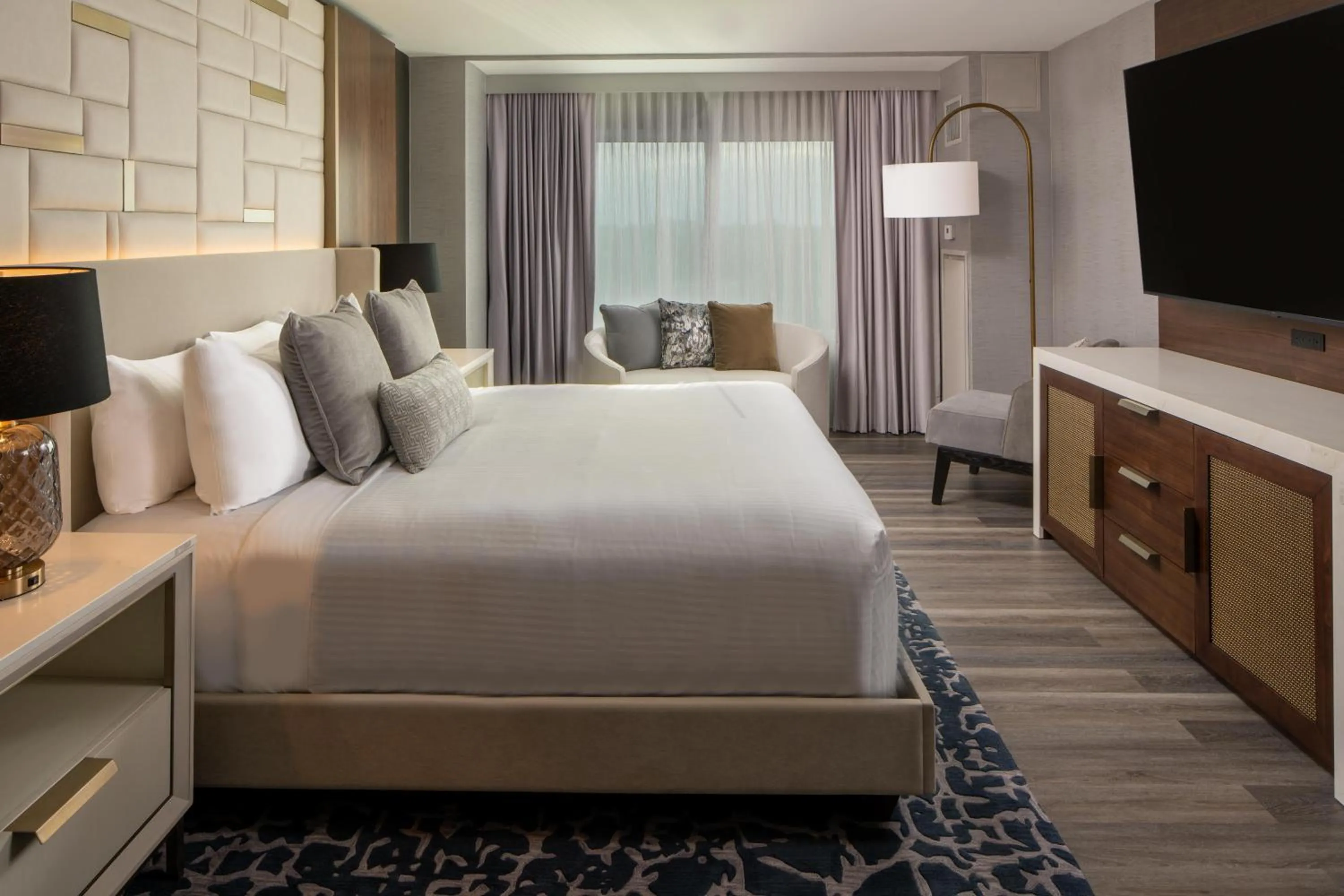 Bed in Live Casino & Hotel Louisiana, Curio Collection by Hilton
