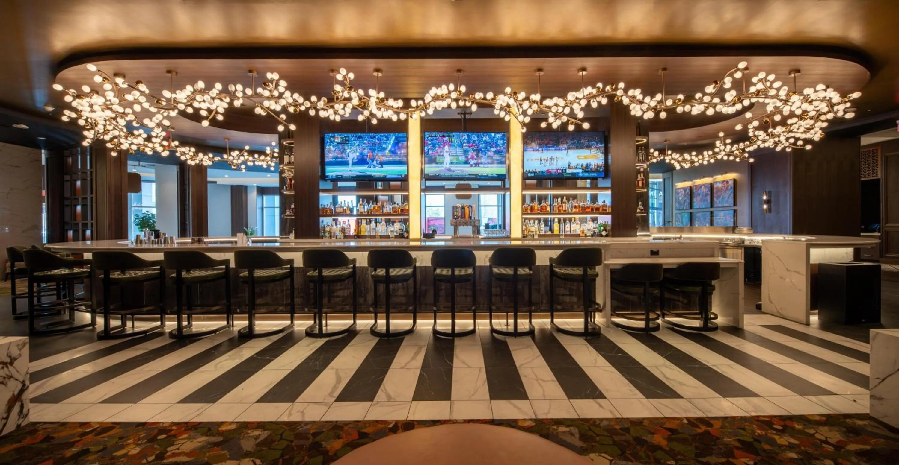 Lounge or bar in Live Casino & Hotel Louisiana, Curio Collection by Hilton