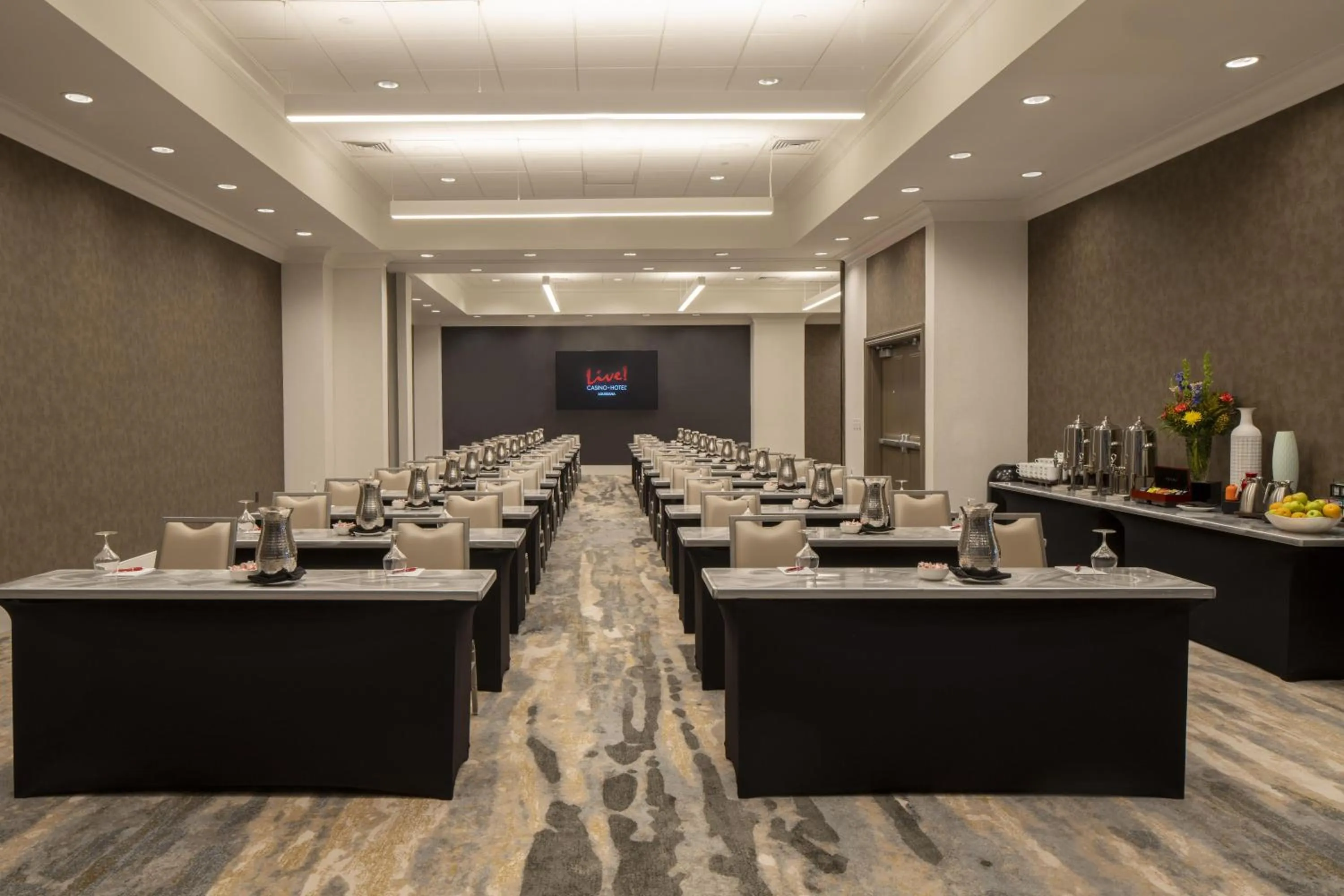 Live Casino & Hotel Louisiana, Curio Collection by Hilton