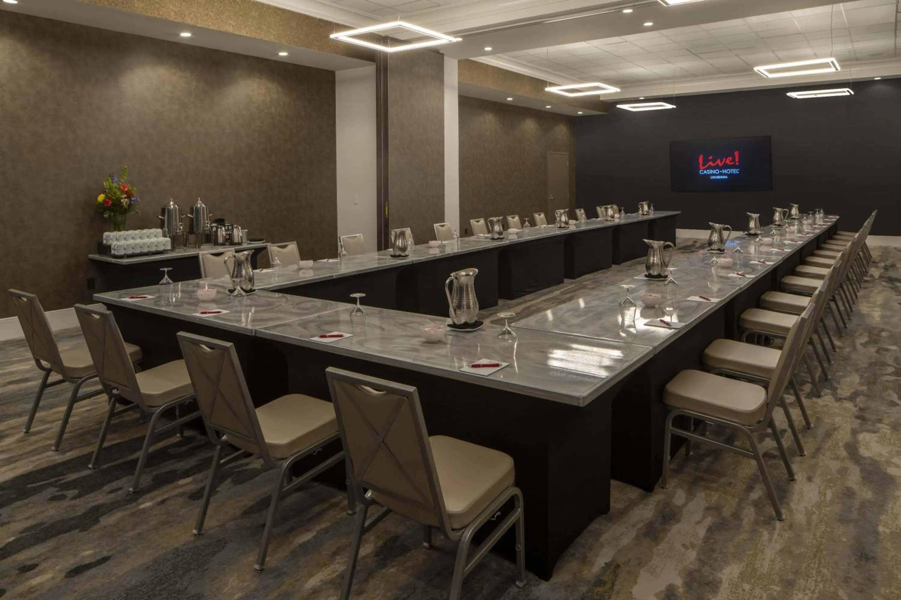 Live Casino & Hotel Louisiana, Curio Collection by Hilton