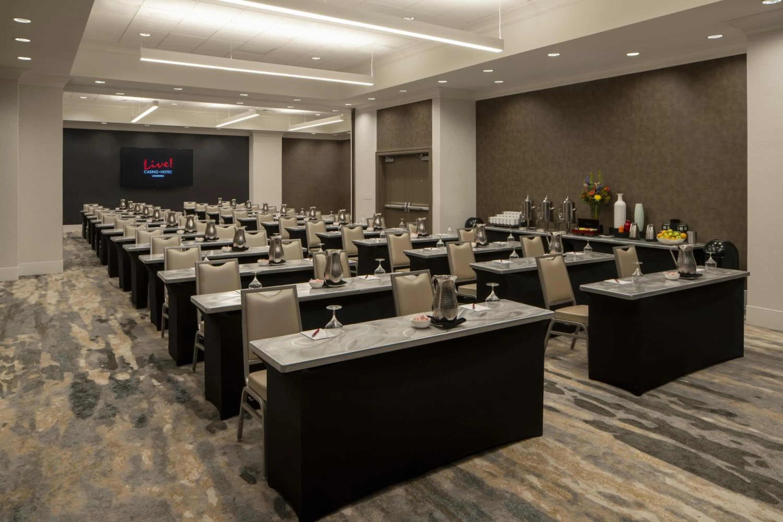 Live Casino & Hotel Louisiana, Curio Collection by Hilton