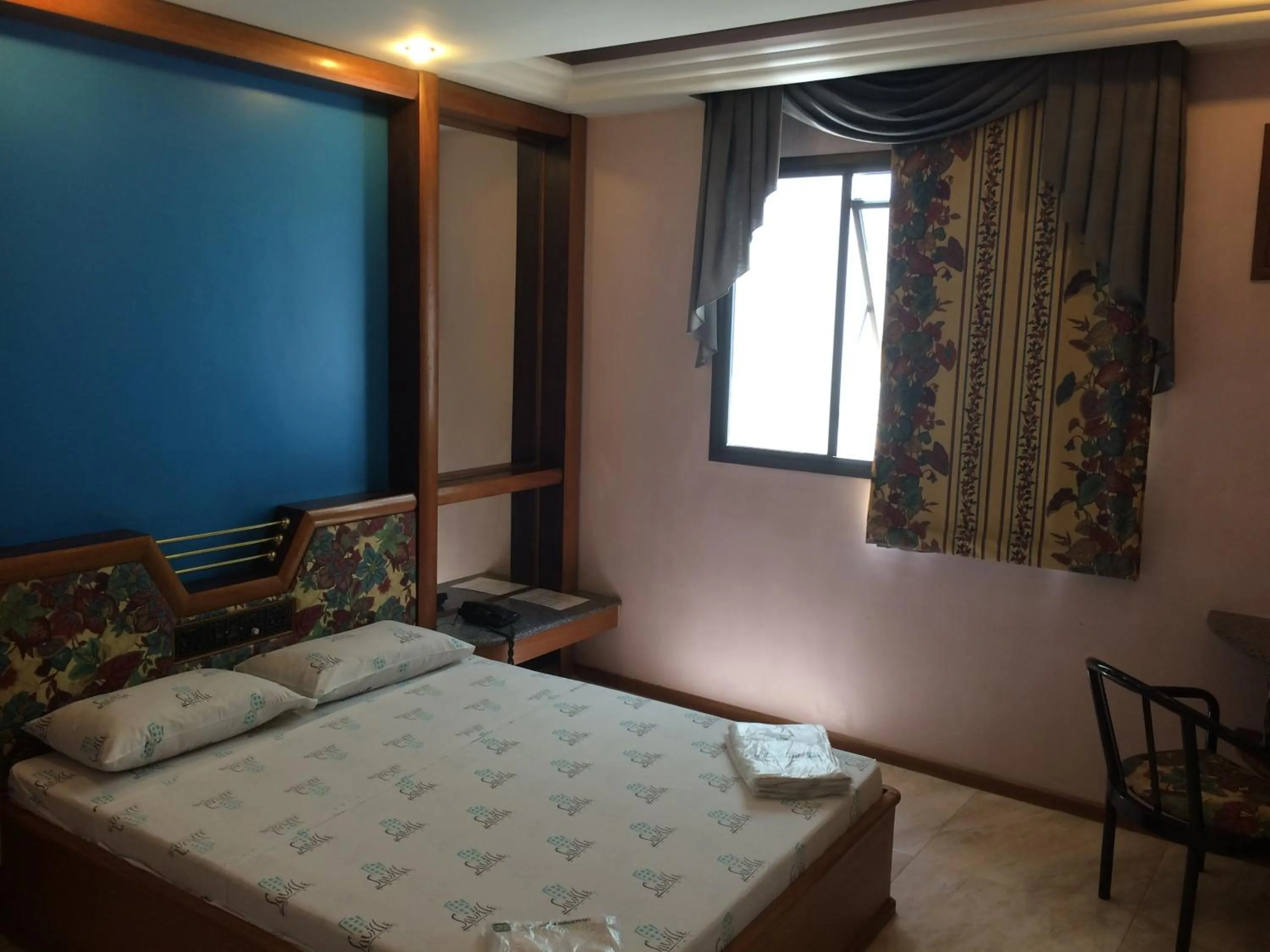 Day, Bed in Saville Hotel