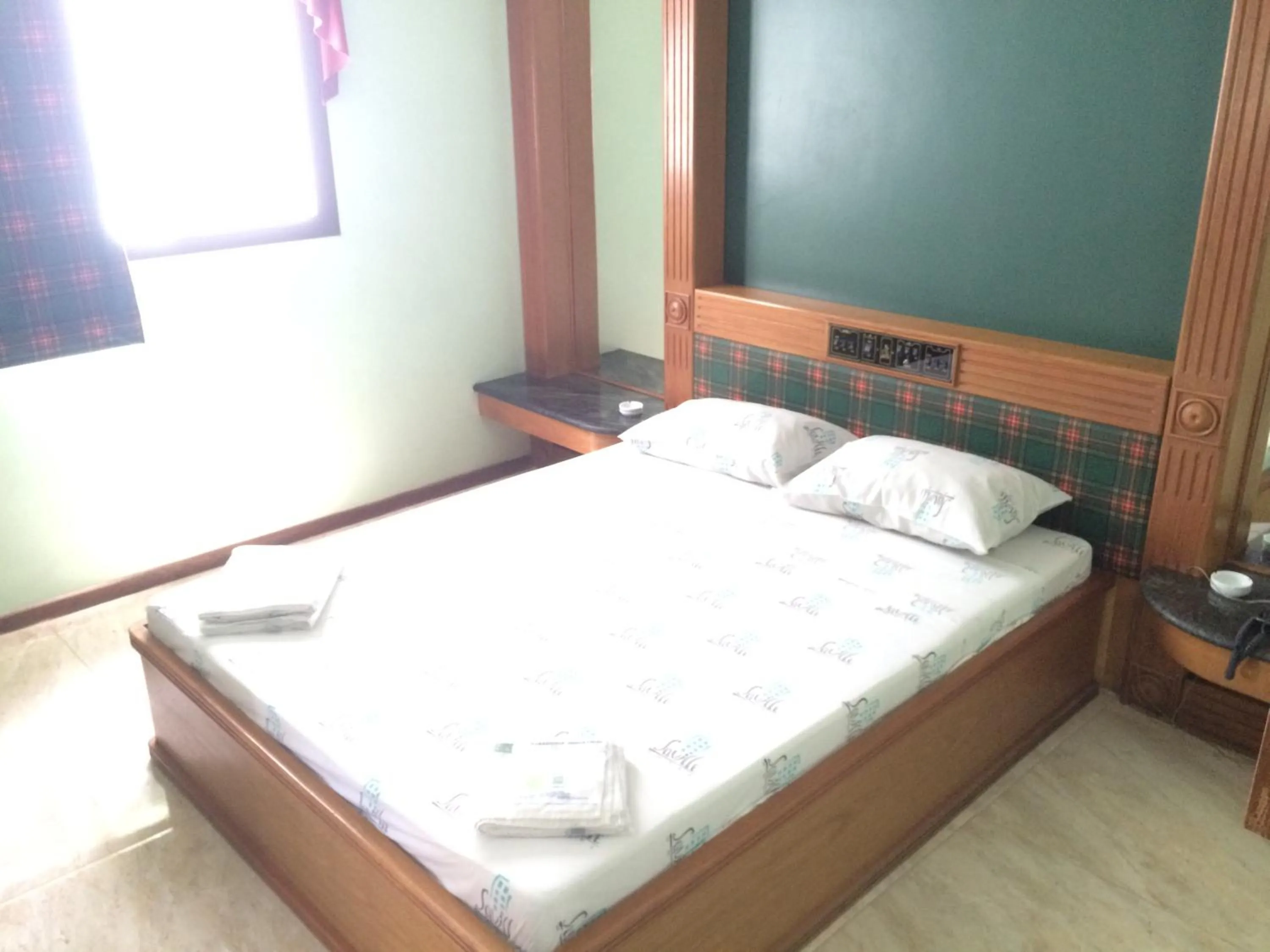 Bed in Saville Hotel