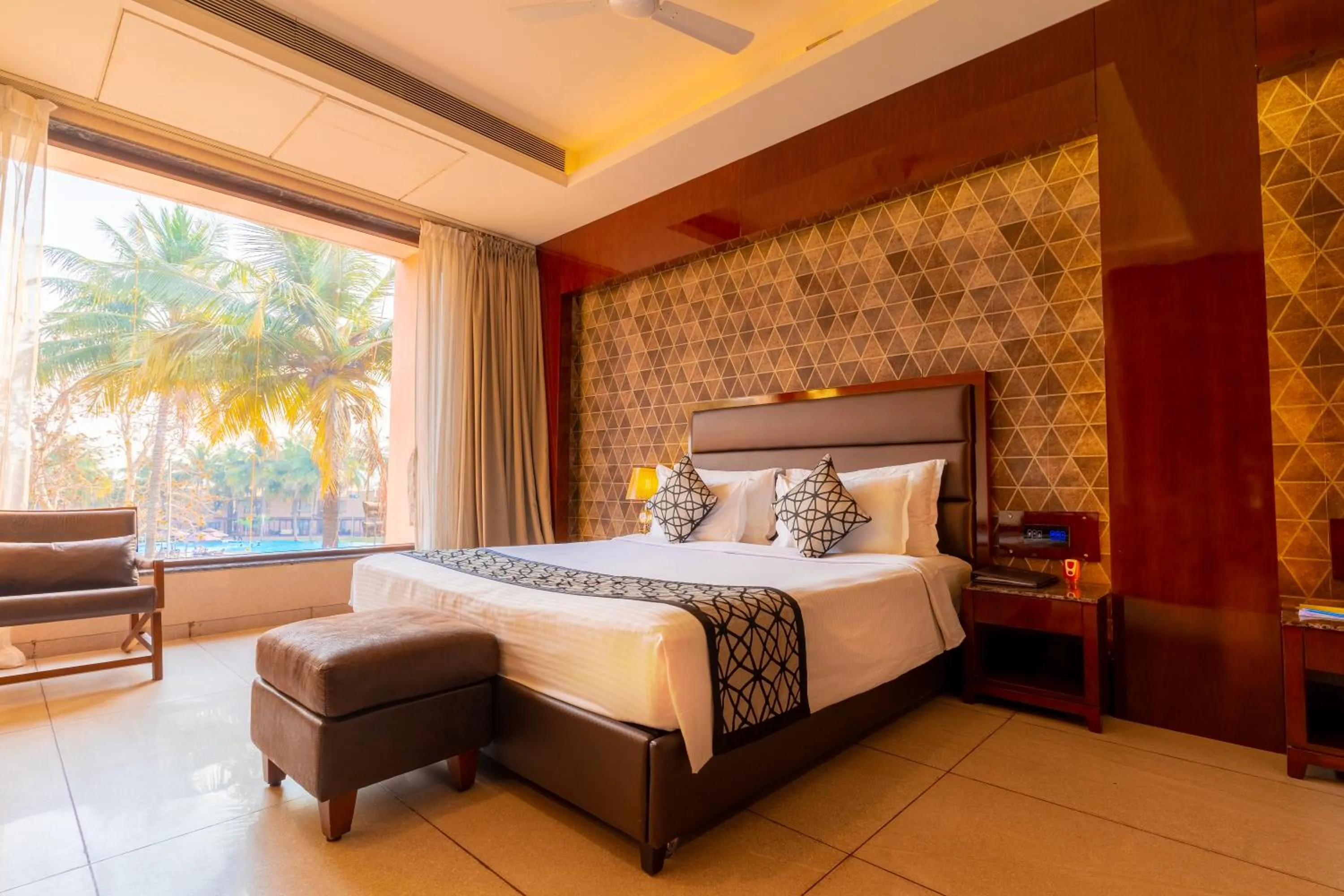 Photo of the whole room, Bed in Treat Resort Silvassa