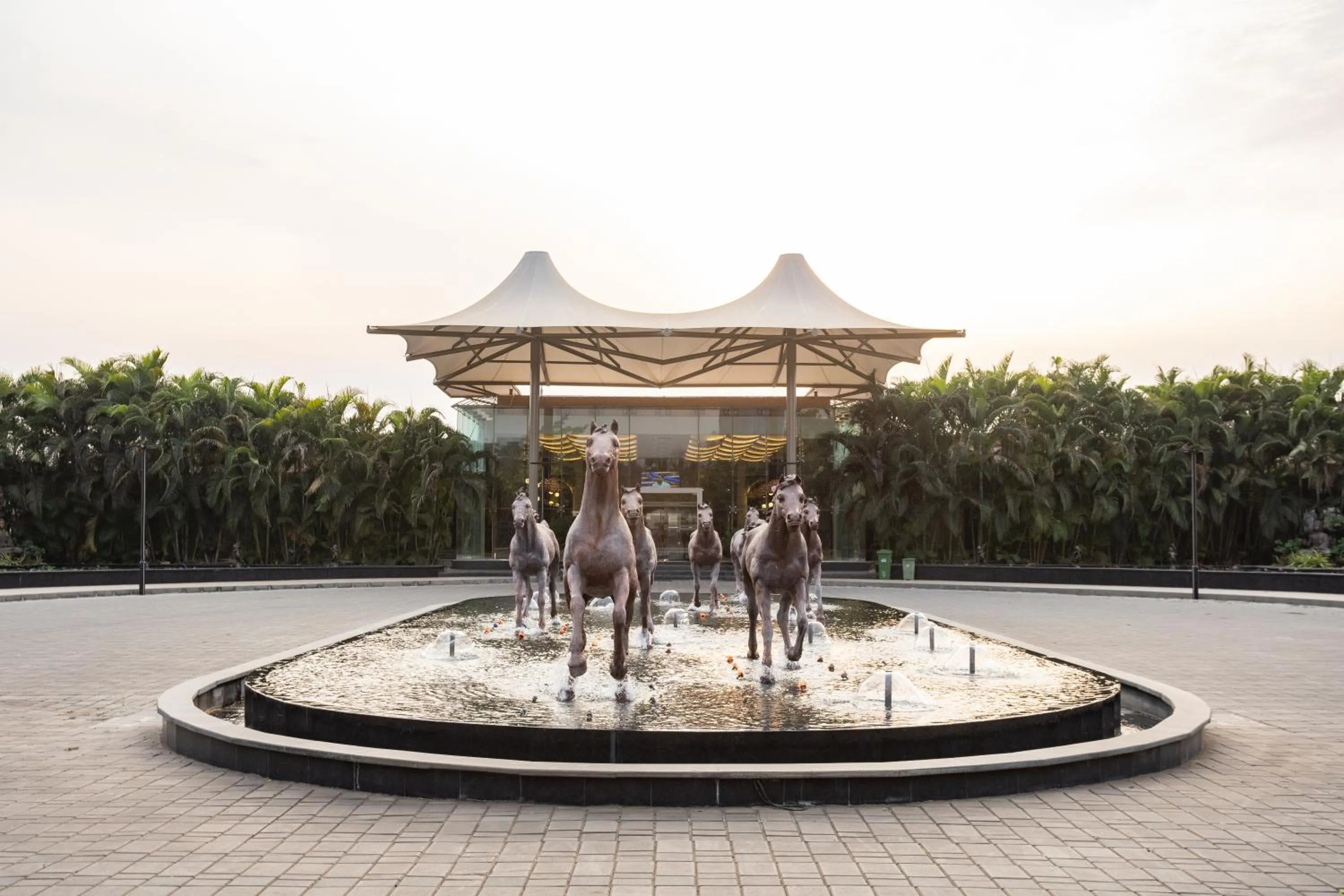 Facade/entrance in Treat Resort Silvassa