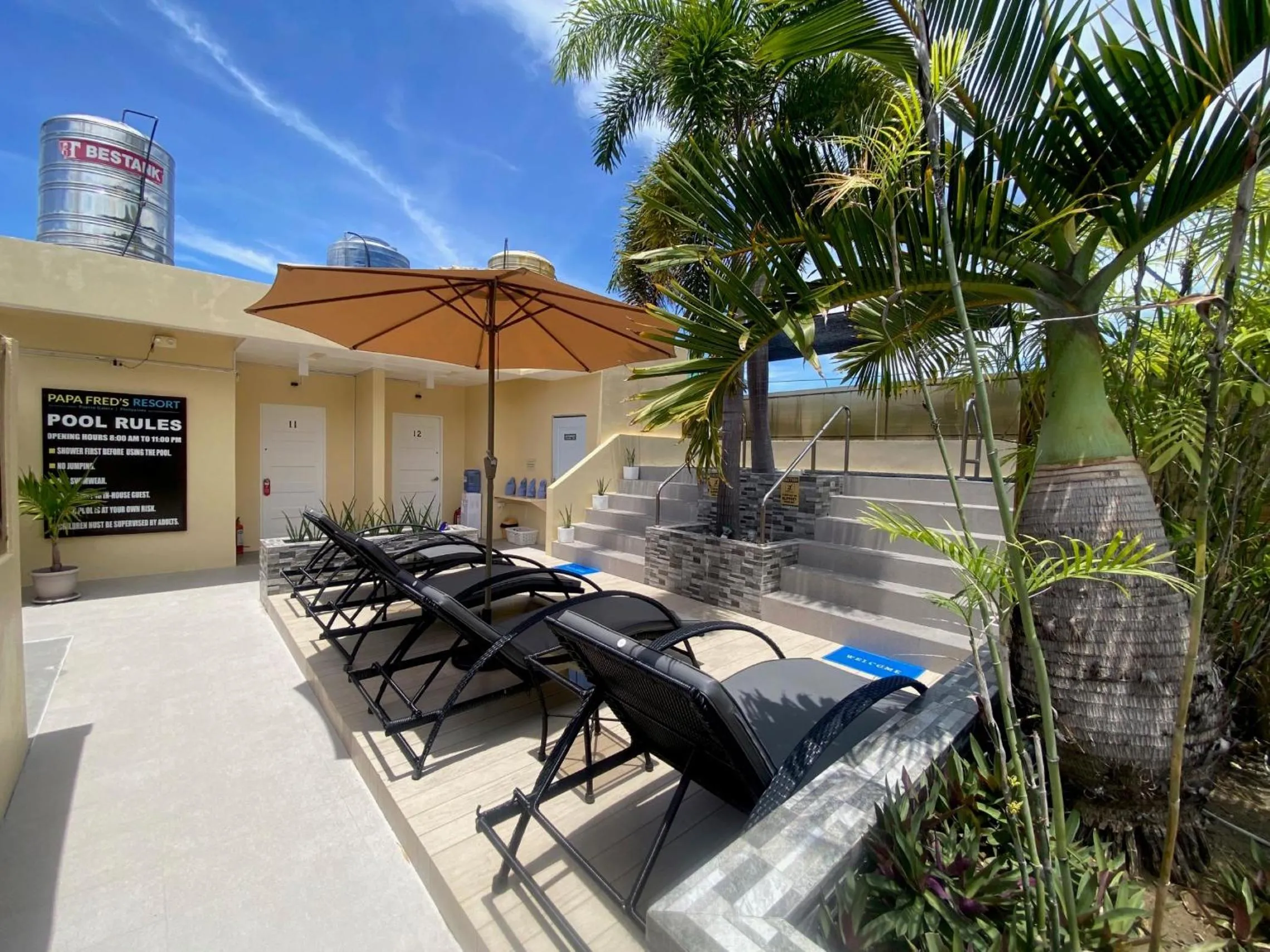 Pool view in Papa Freds Beach Resort