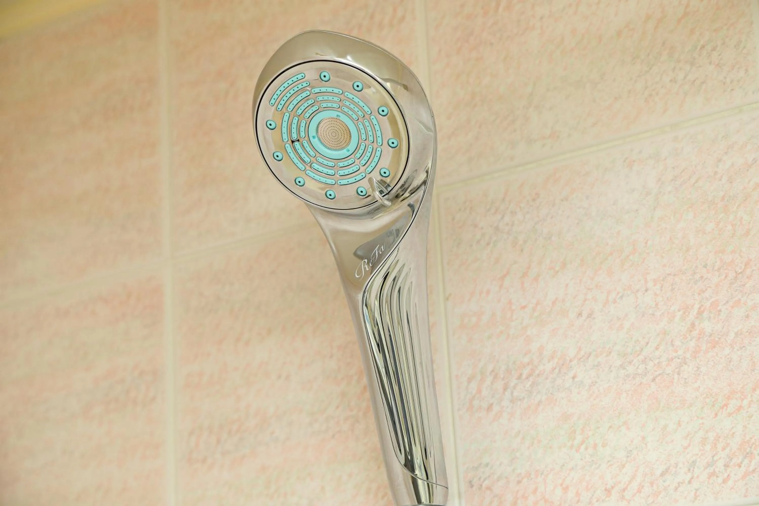 Shower in Hiyori Hotel Osaka Suminoekoen Station