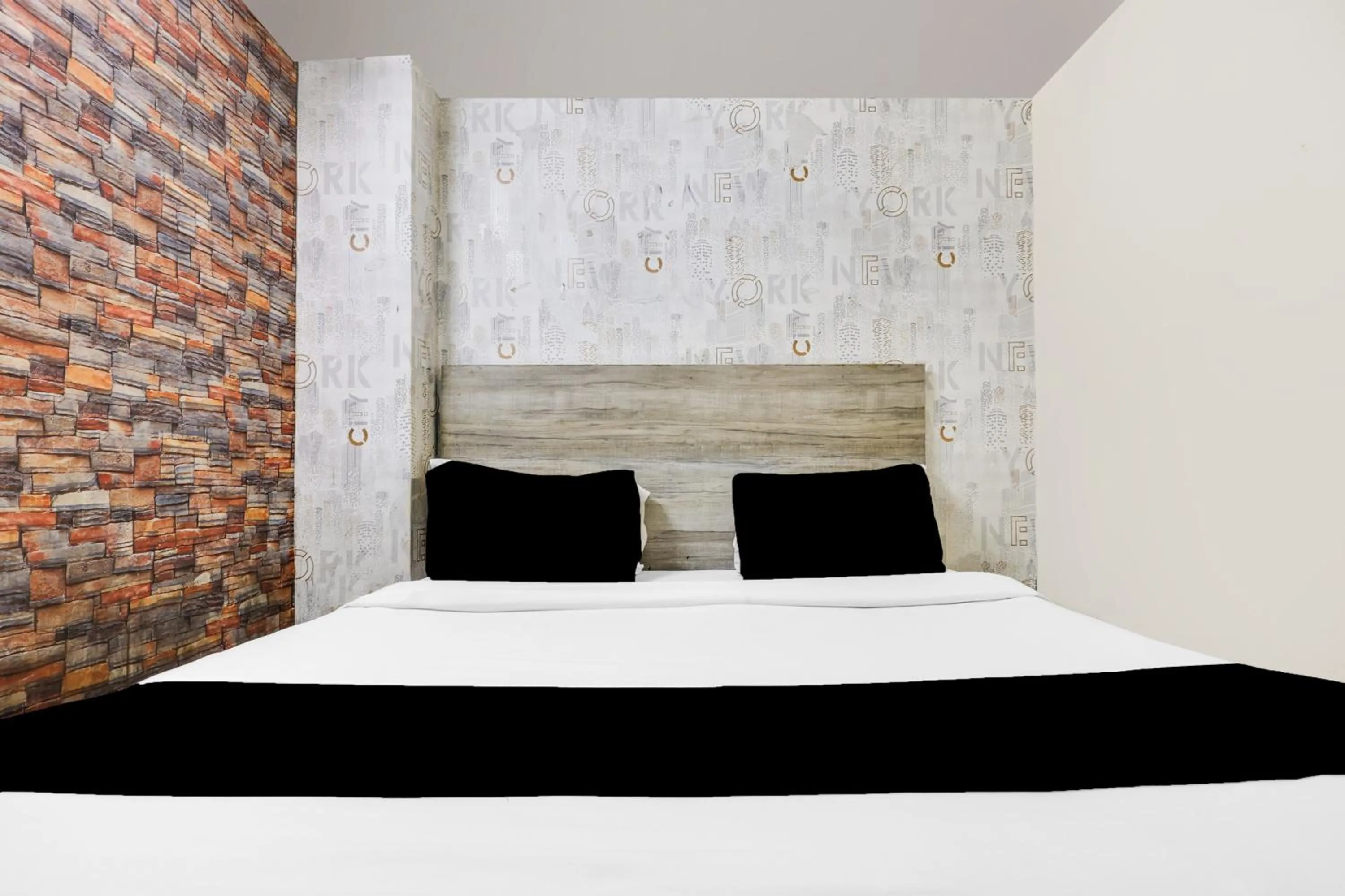 Bedroom in Hotel O Royal Green