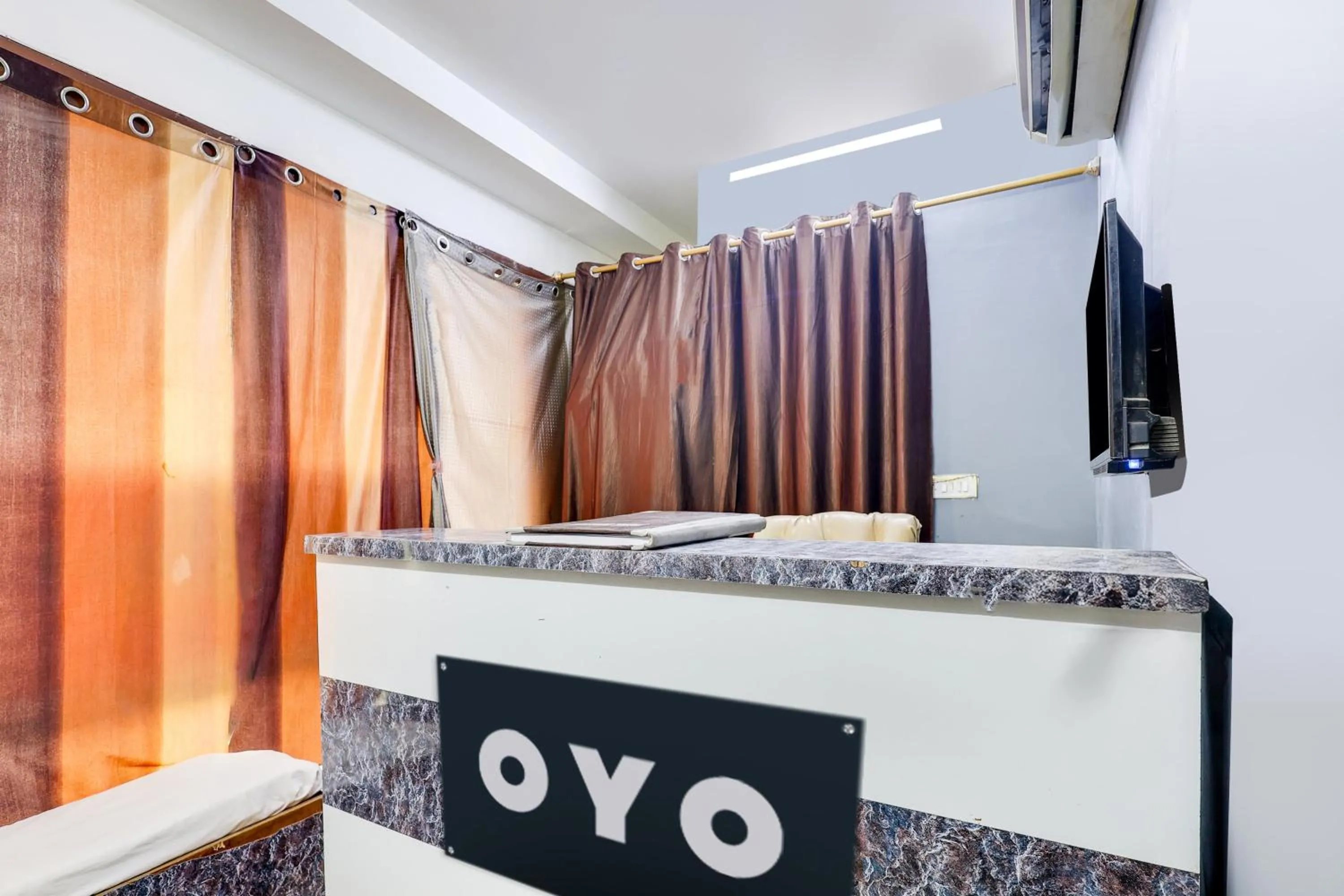 Lobby or reception in Hotel O Royal Green