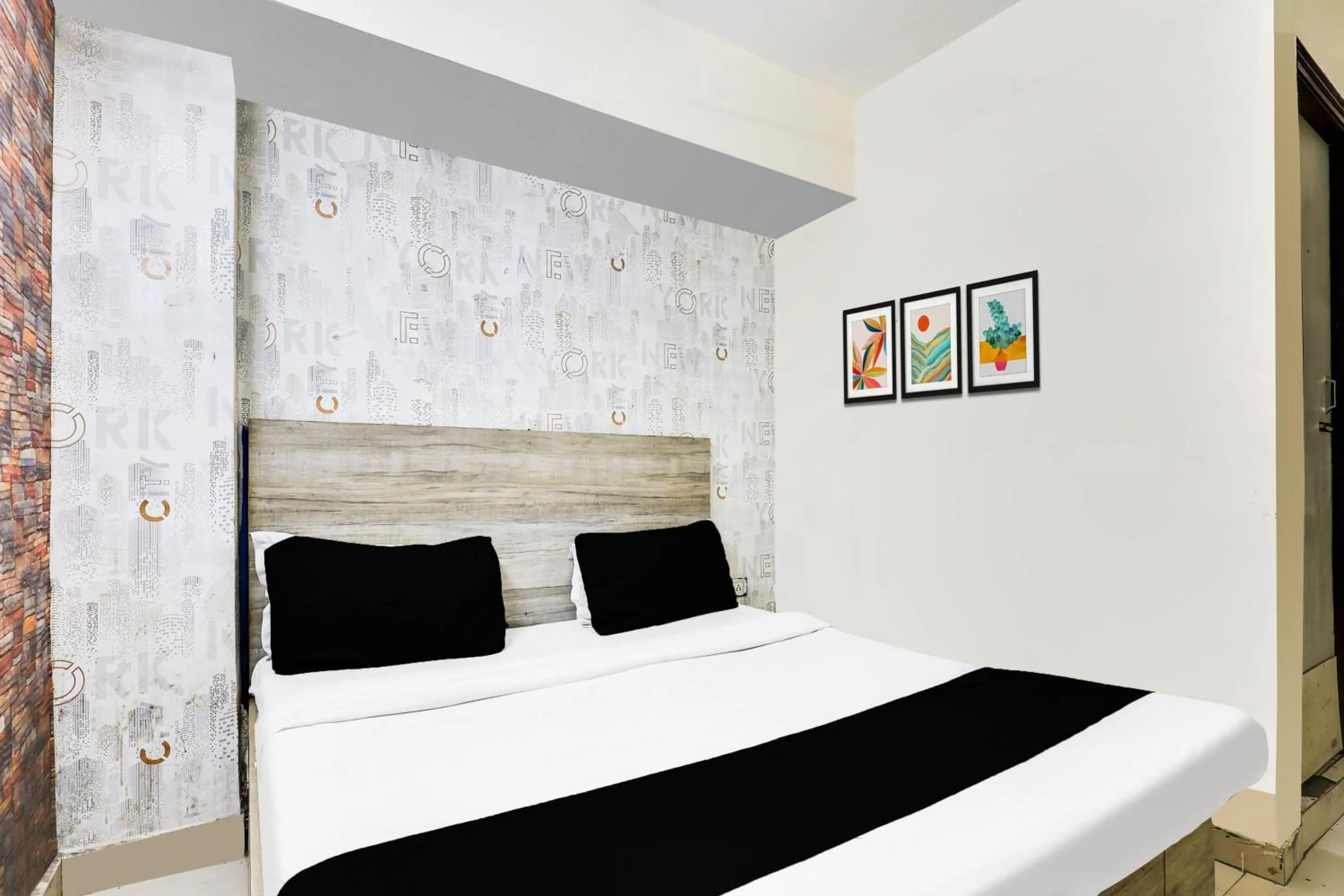 Bedroom in Hotel O Royal Green