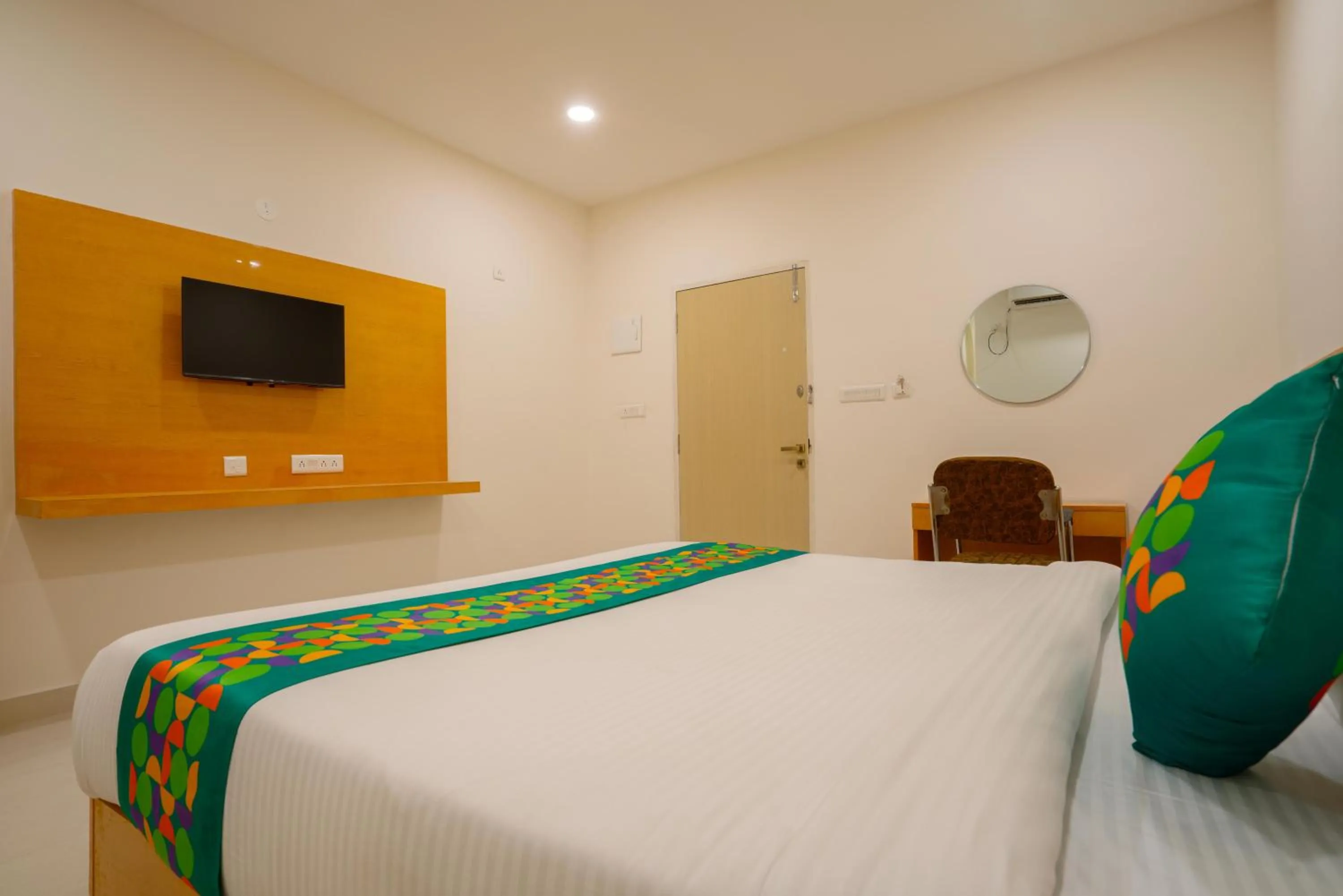 Bedroom, Bed in Treebo The Living Tree Khairatabad