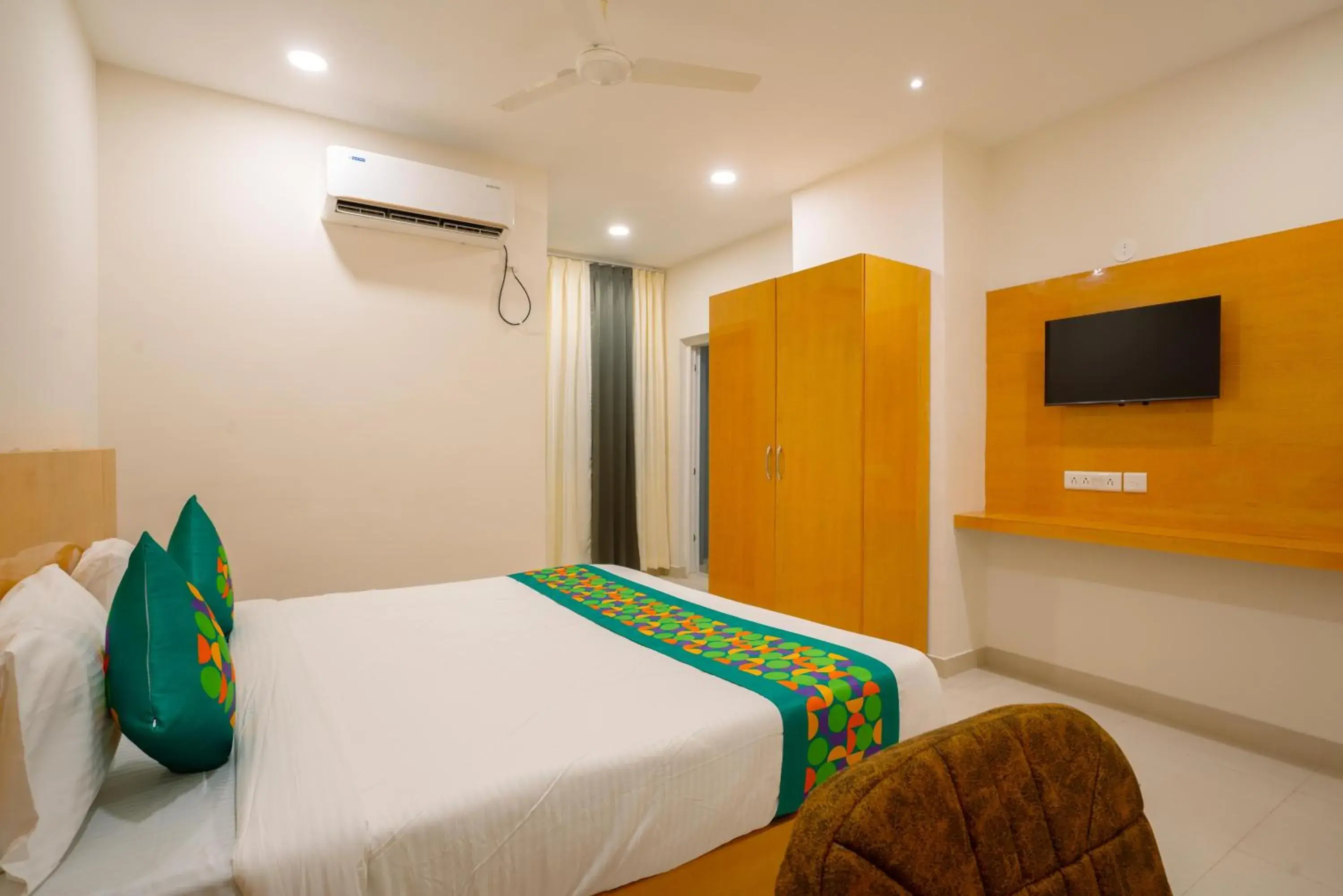 Bedroom, Bed in Treebo The Living Tree Khairatabad Bedroom, Bed in Treebo The Living Tree Khairatabad