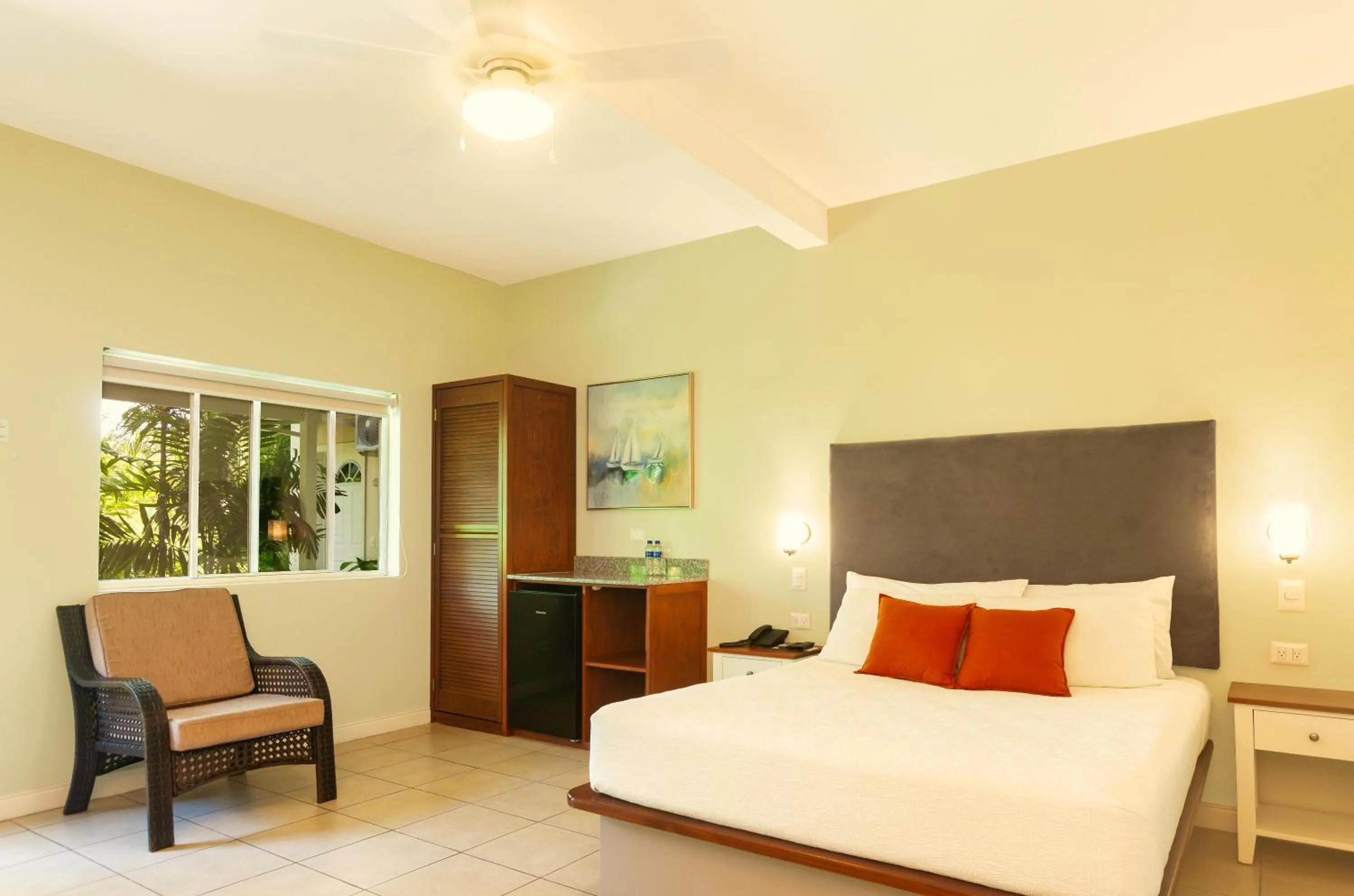 Bed in Boca Olas Resort Villas