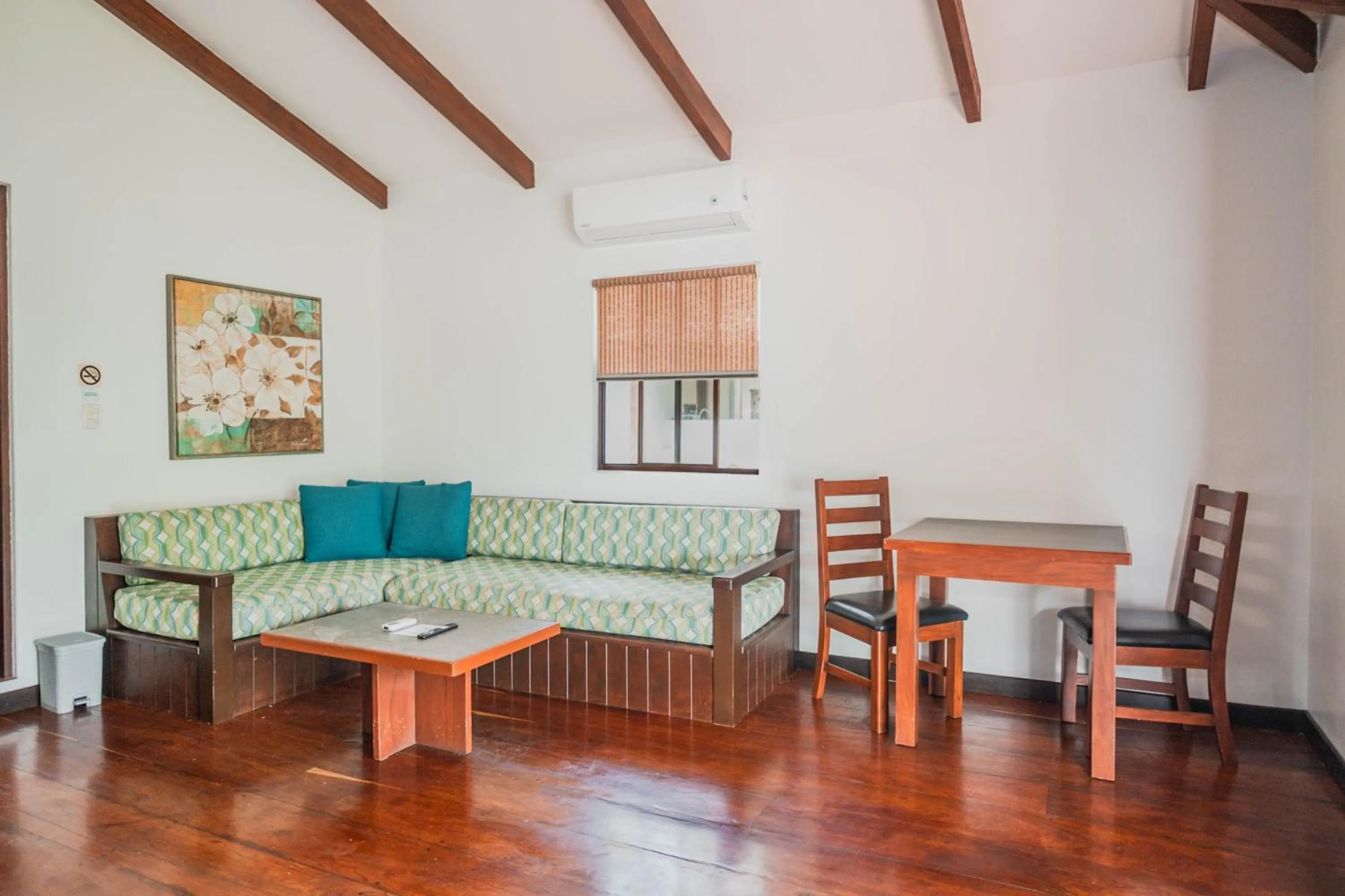 Boca Olas Resort Villas