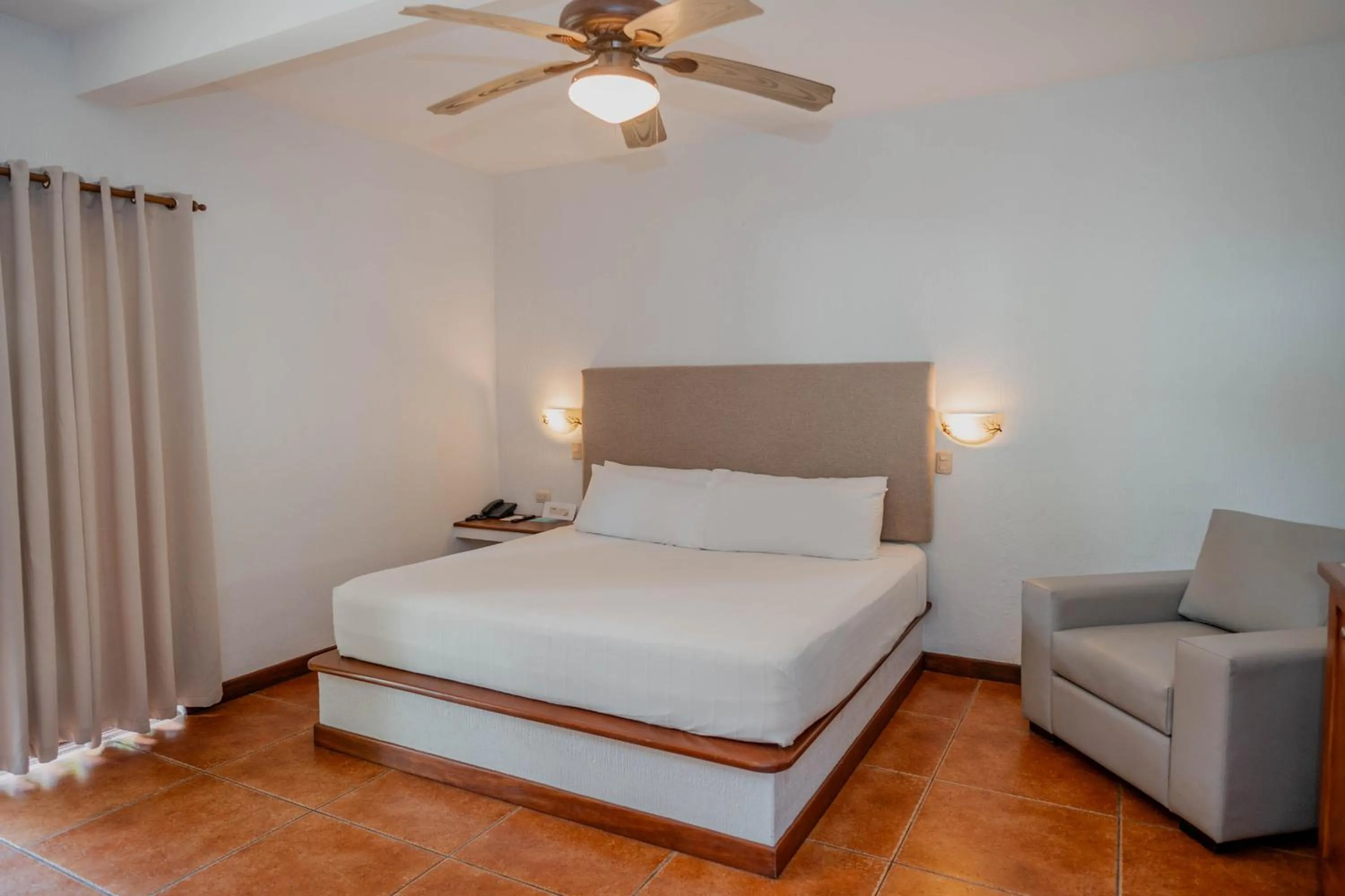 Bed in Boca Olas Resort Villas