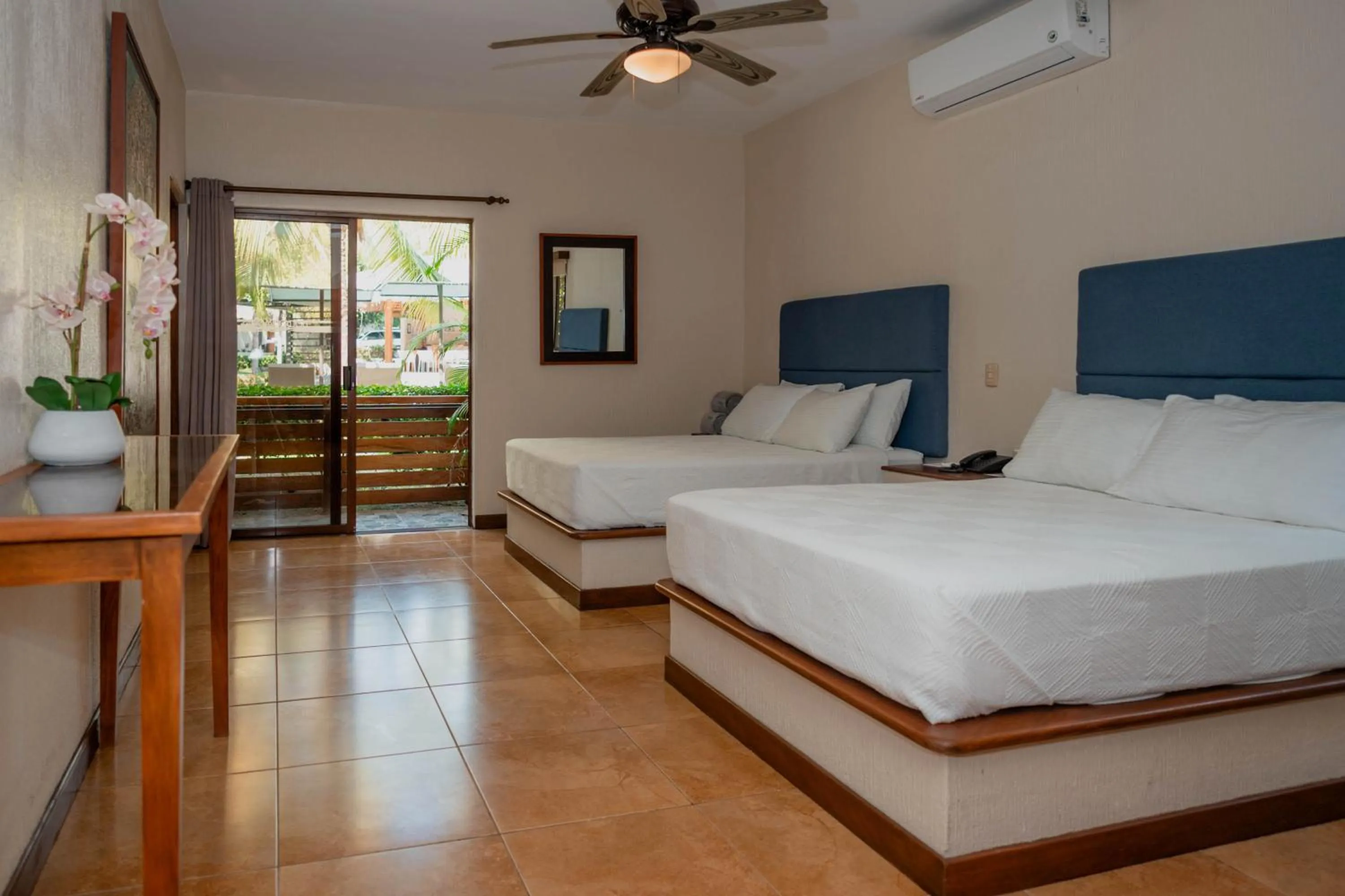 Bed in Boca Olas Resort Villas