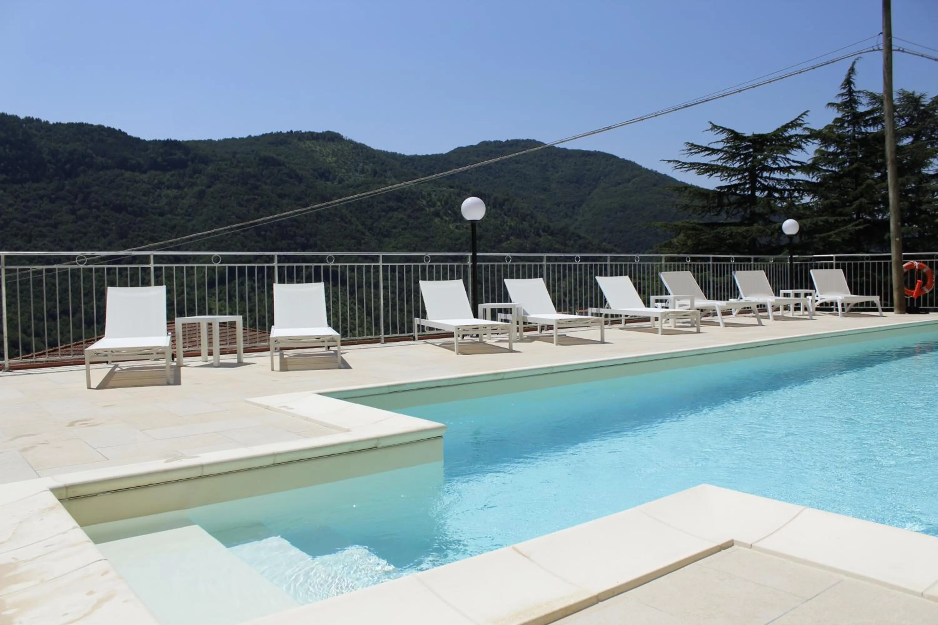 Swimming pool in Albergo Elisa