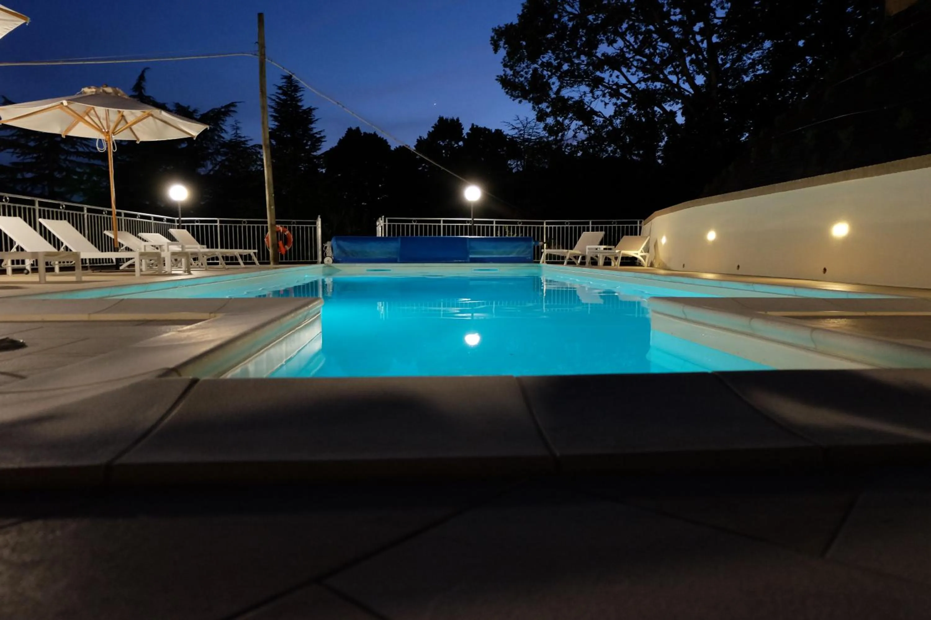 Swimming pool in Albergo Elisa