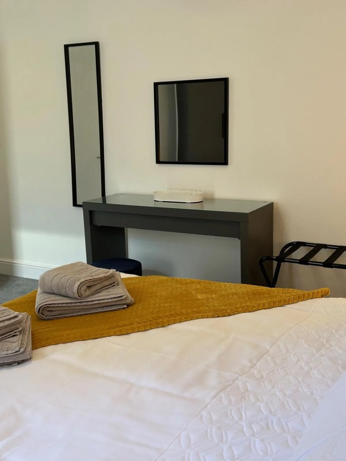 Stunning 2 Bedroom Apartment in Cheltenham!