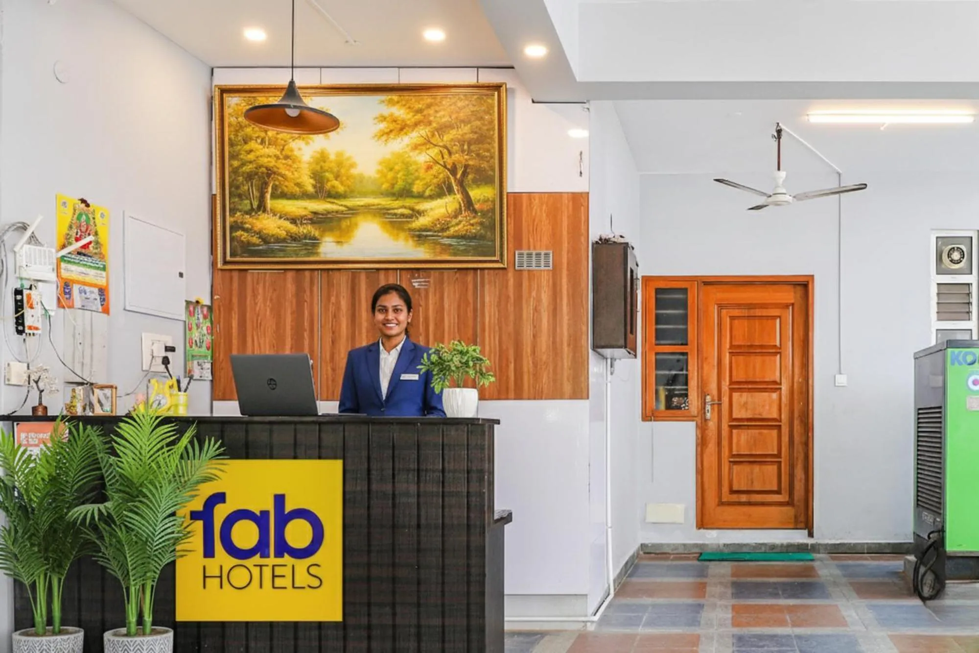 Lobby or reception in FabHotel Hathvik Park
