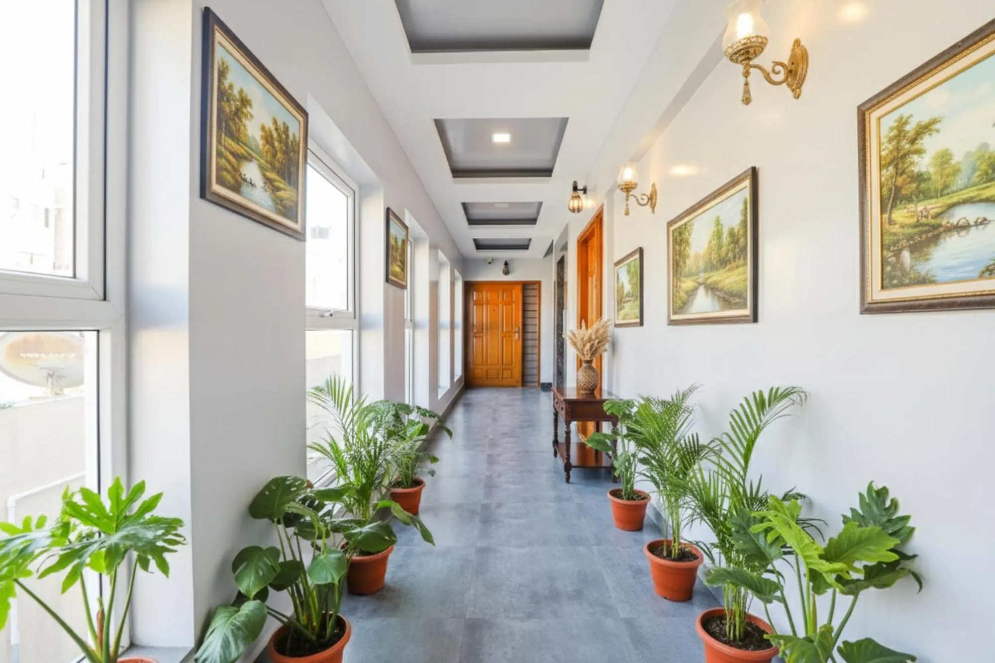 Lobby or reception in FabHotel Hathvik Park