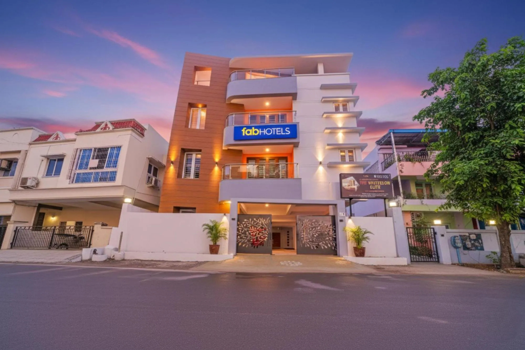 Property building in FabHotel Hathvik Park