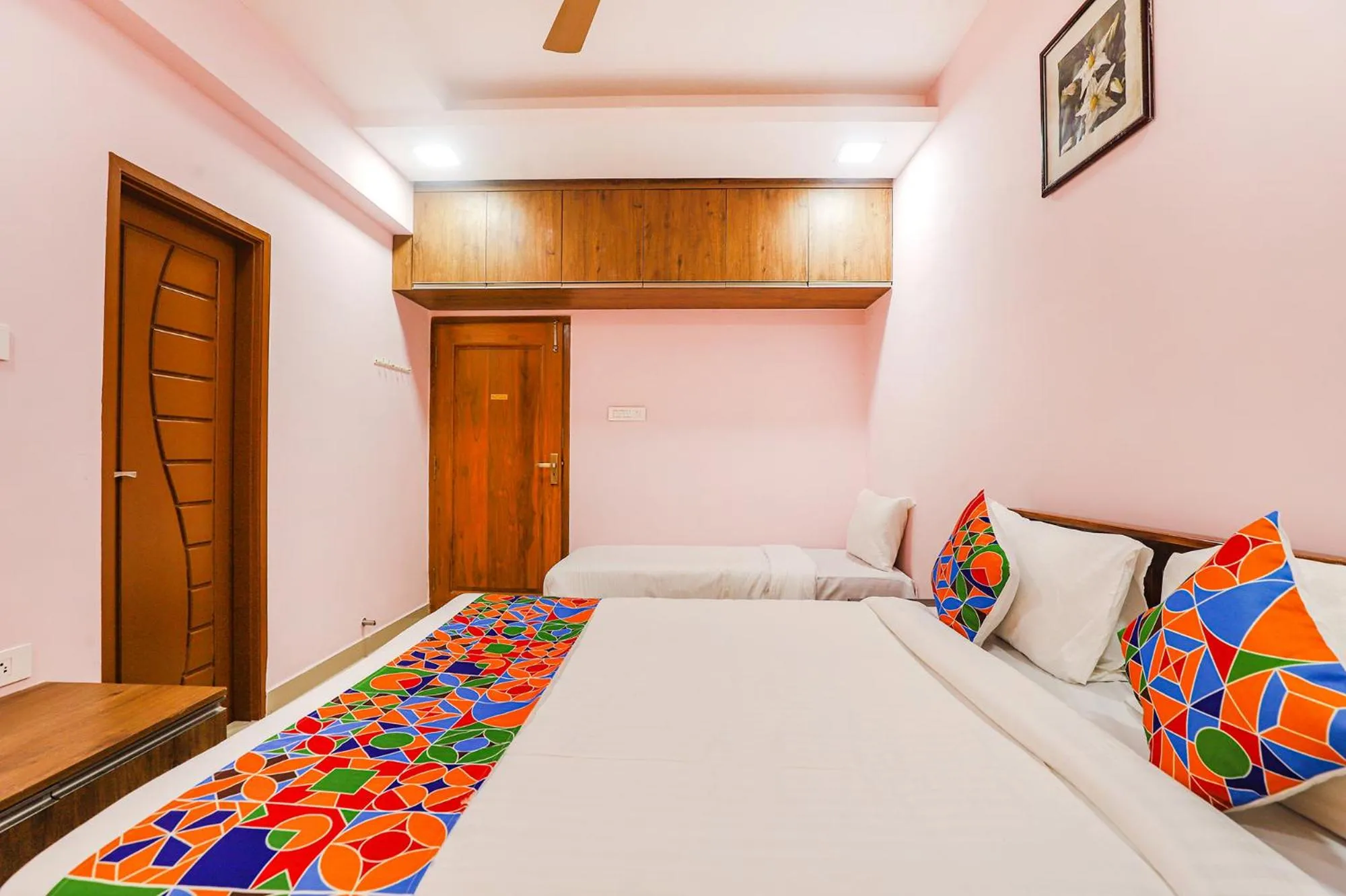 Bed in FabHotel Hathvik Park